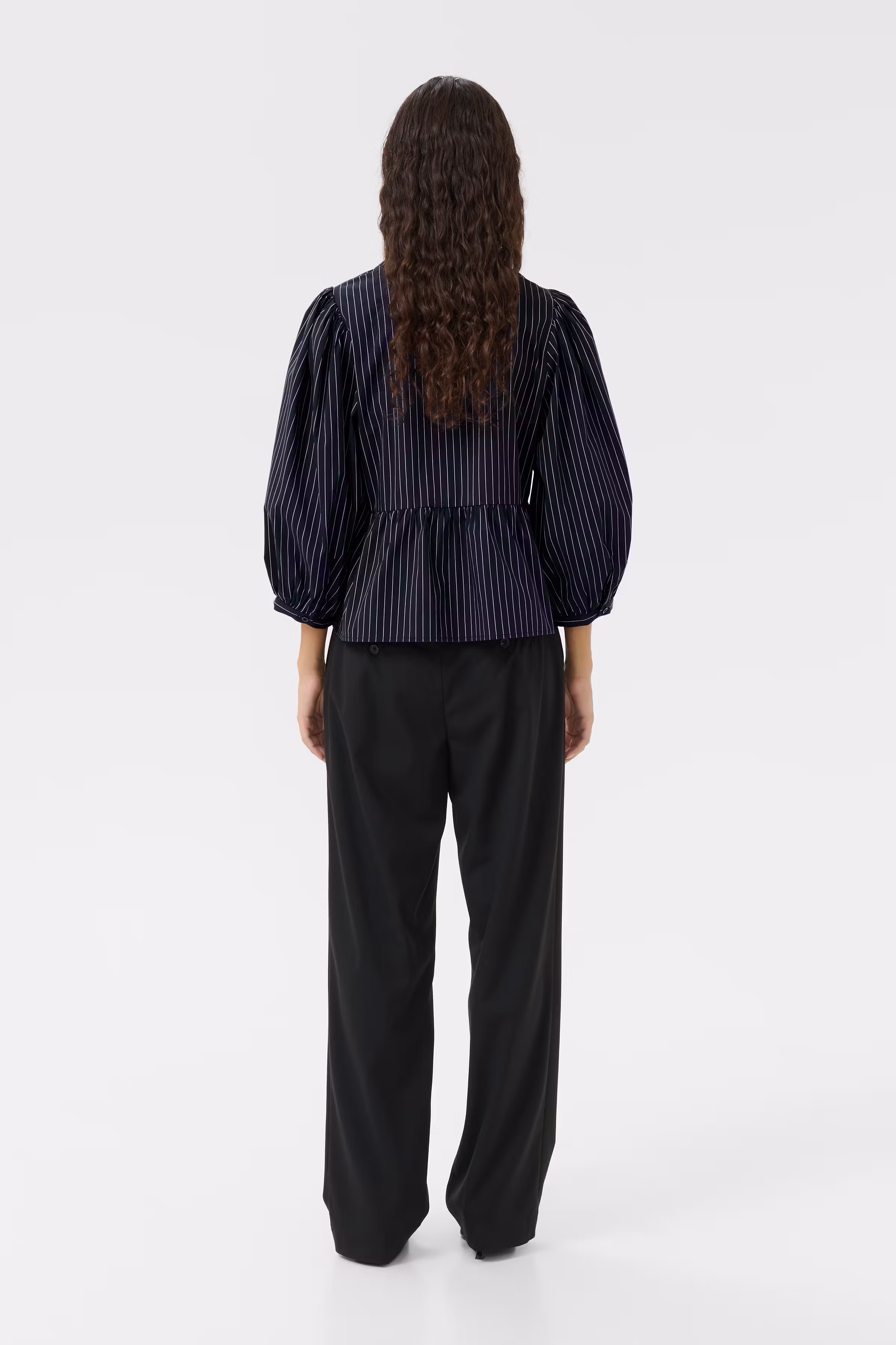 KBAmy Blouse LOOKBOOK BACK 10105538-107961