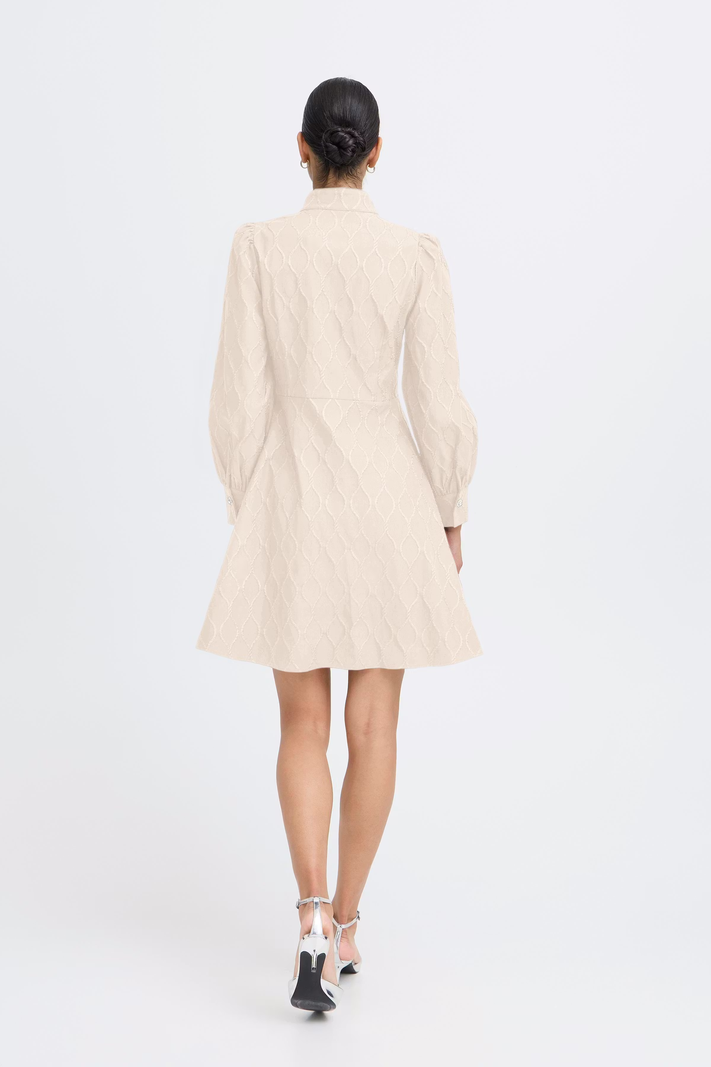 BYDESMORA Kjole LOOKBOOK BACK 20818348-130401
