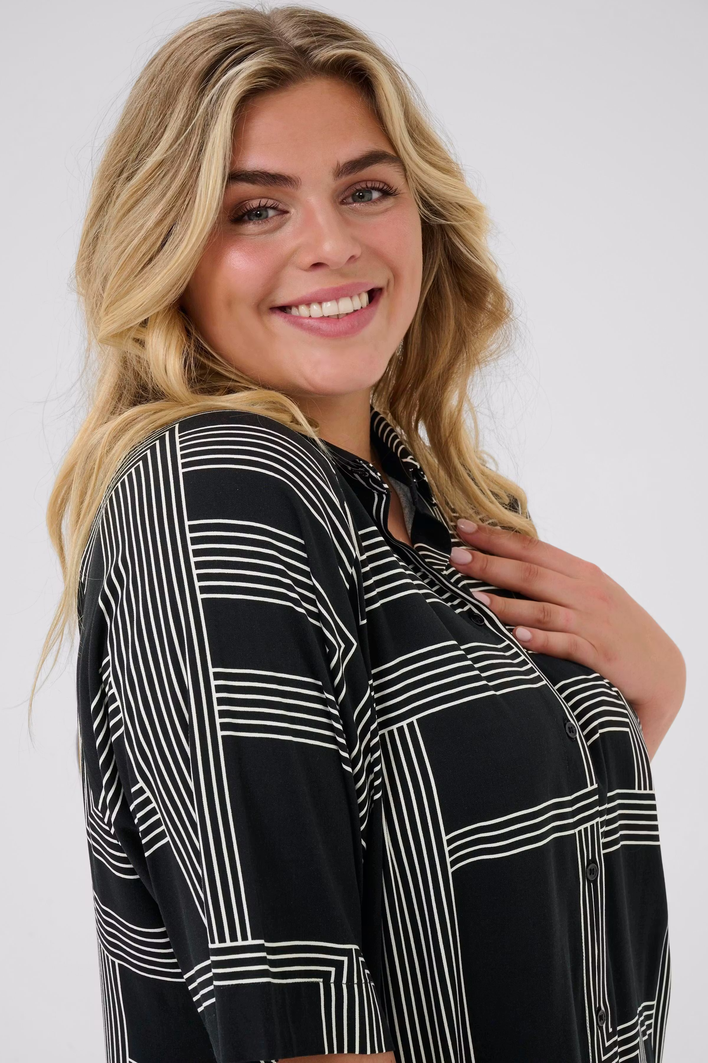 KCdonna Hemd LOOKBOOK DETAIL 10583423-107704