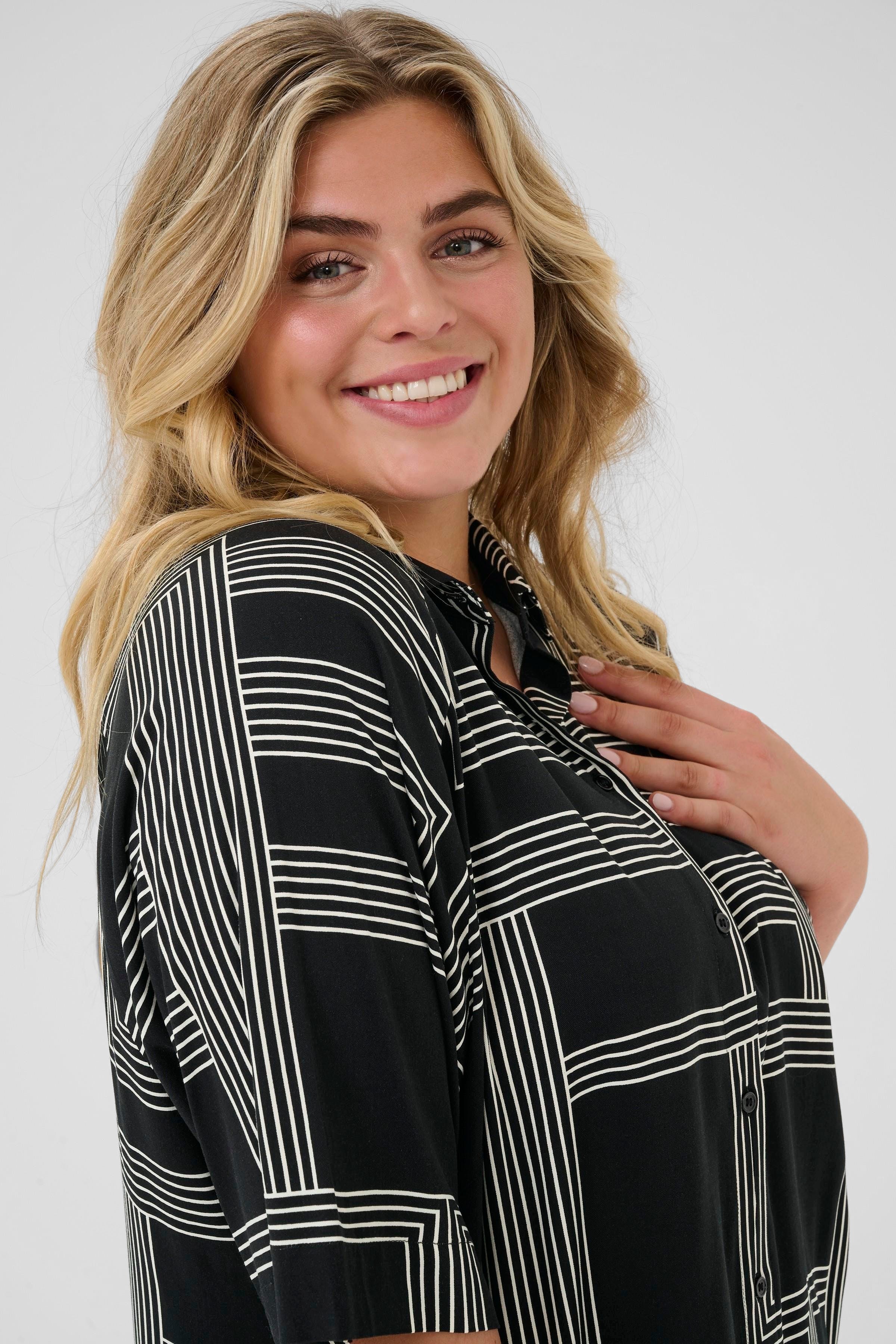 KCdonna Shirt LOOKBOOK DETAIL 10583423-107704