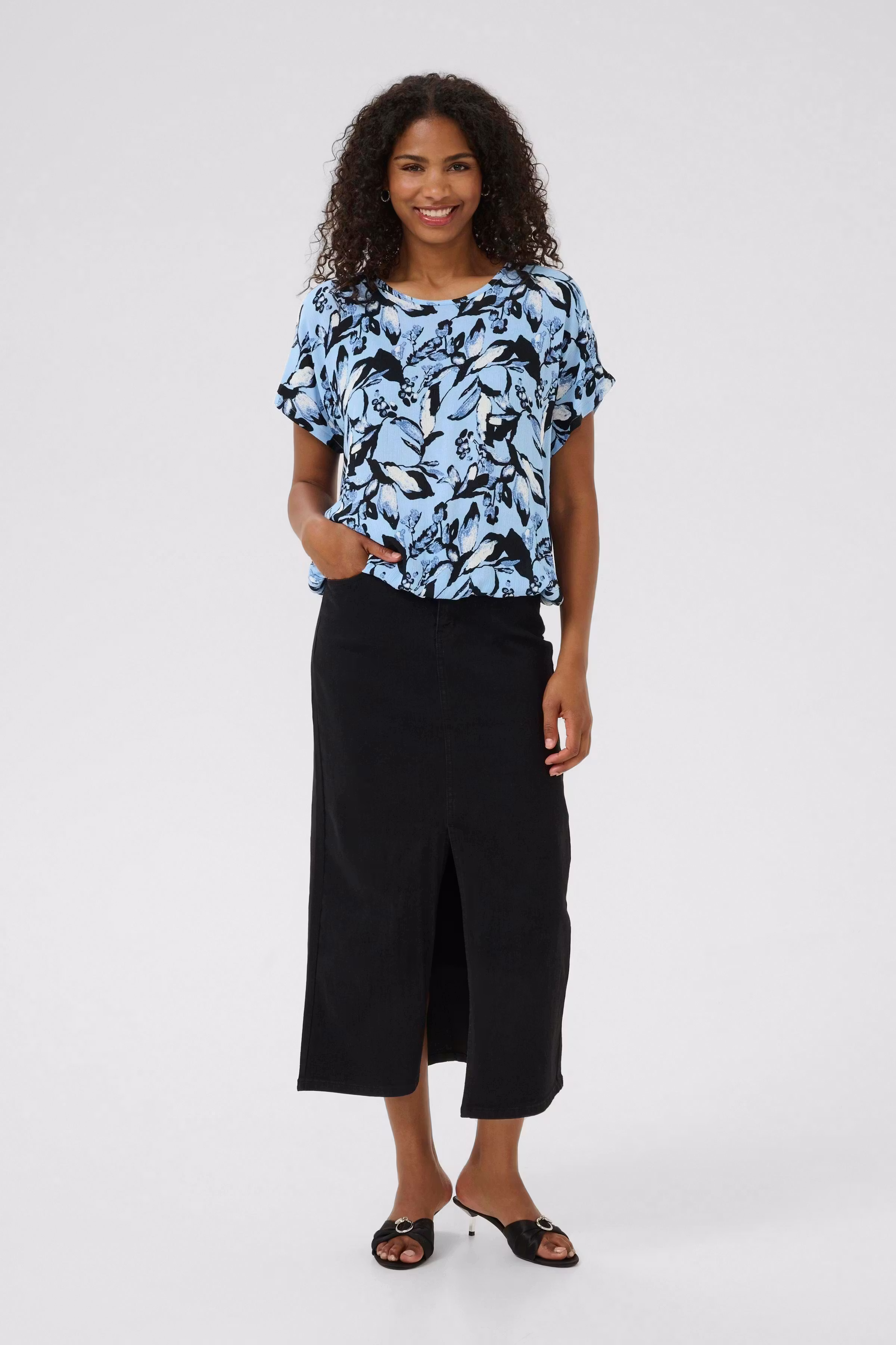 KAamber Blouse LOOKBOOK FRONT 10508257-107938