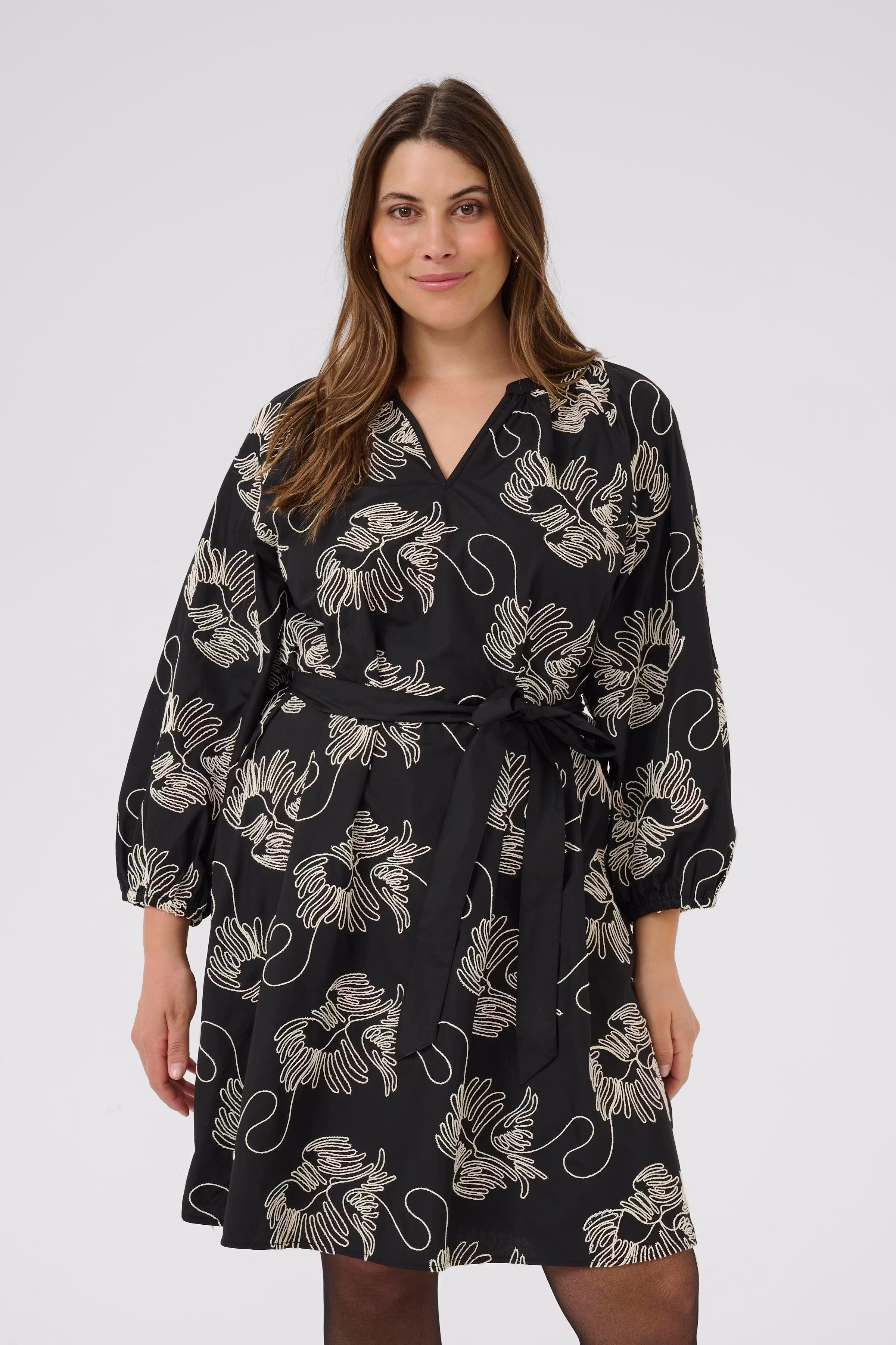 KCkimmie Kleid LOOKBOOK FRONT 10583899-108831