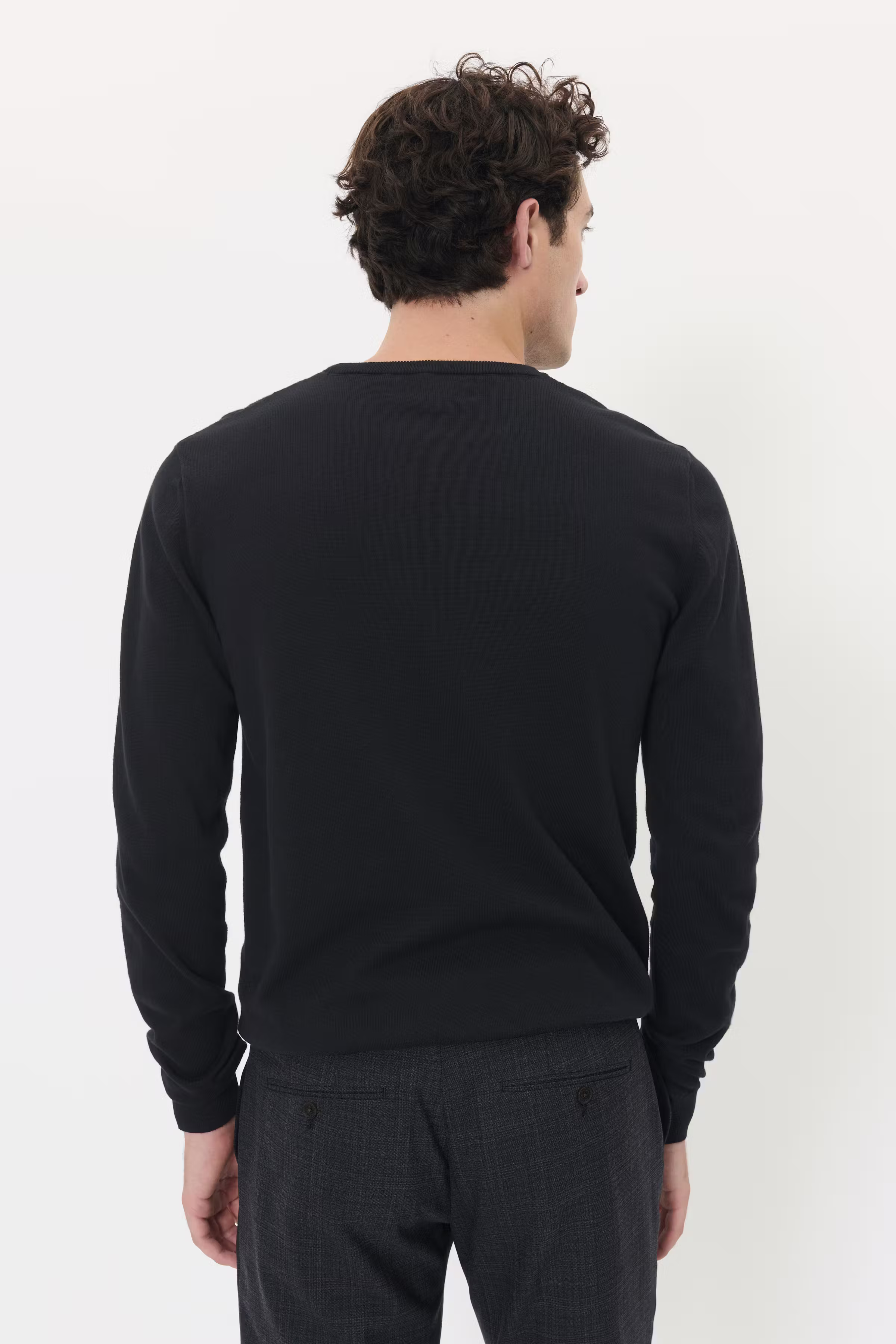 MAJones Pullover LOOKBOOK BACK 30206425-300275