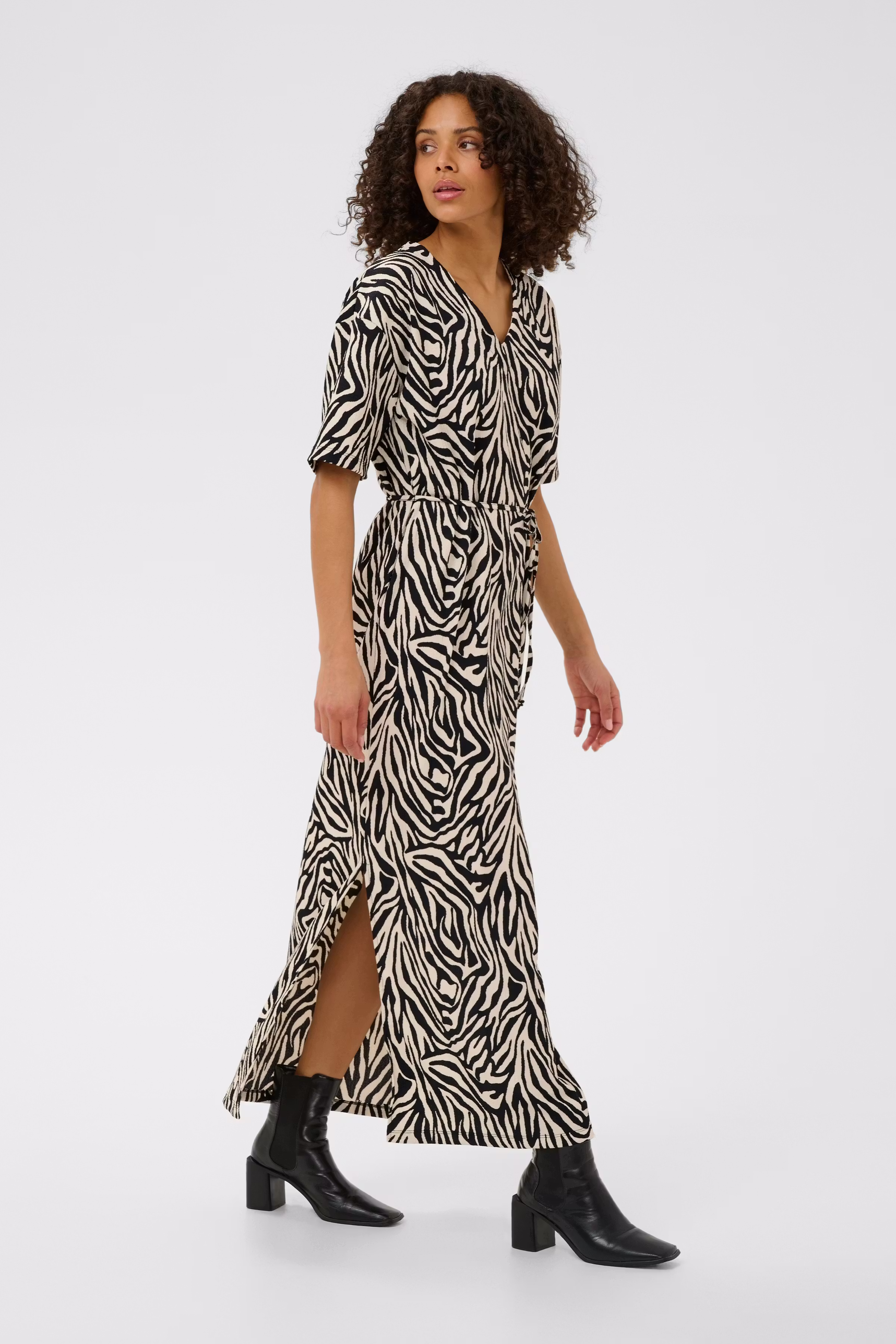 KAivanna Dress LOOKBOOK FRONT 10509781-107295