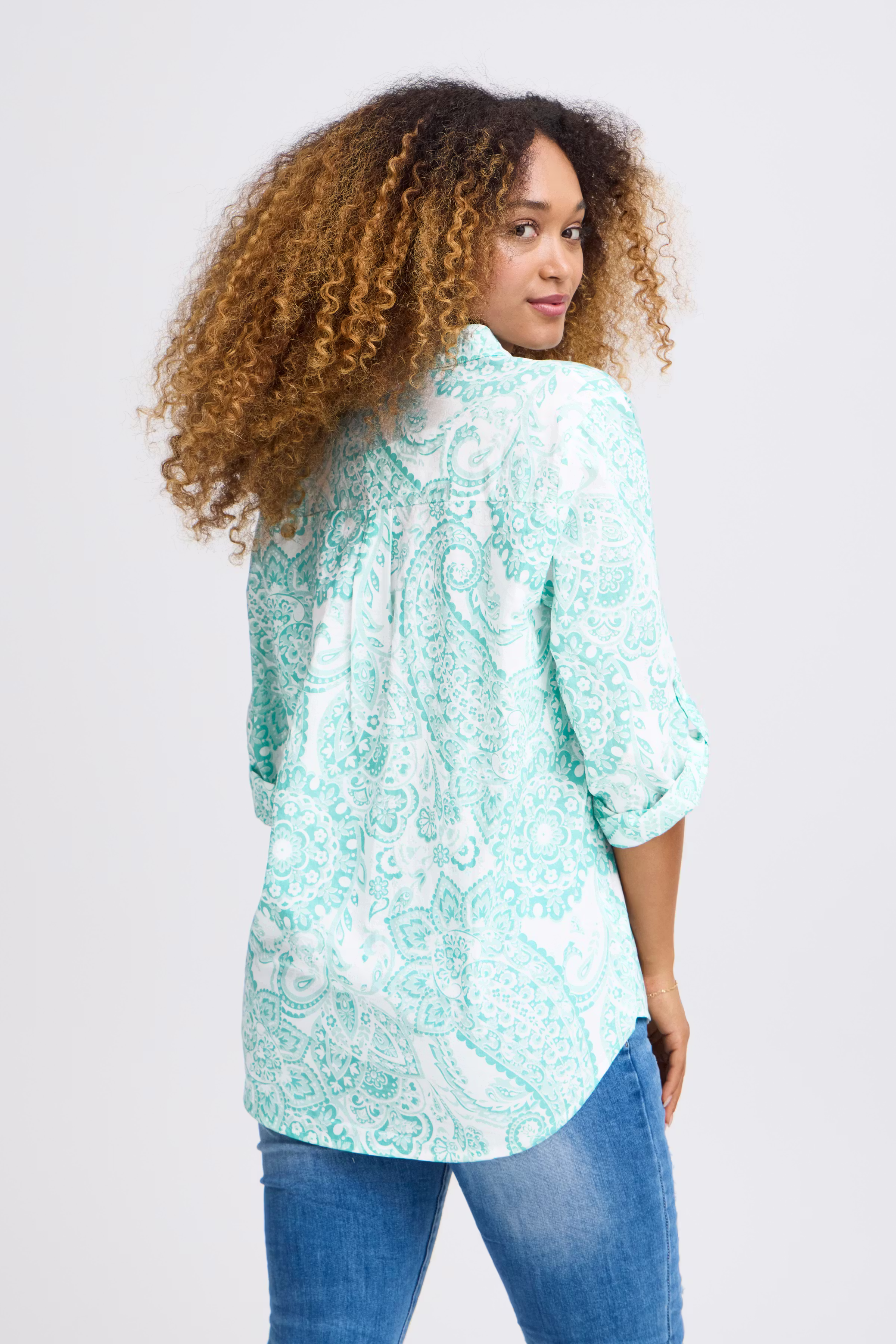 SBGABY Bluse LOOKBOOK BACK 22100579-155218