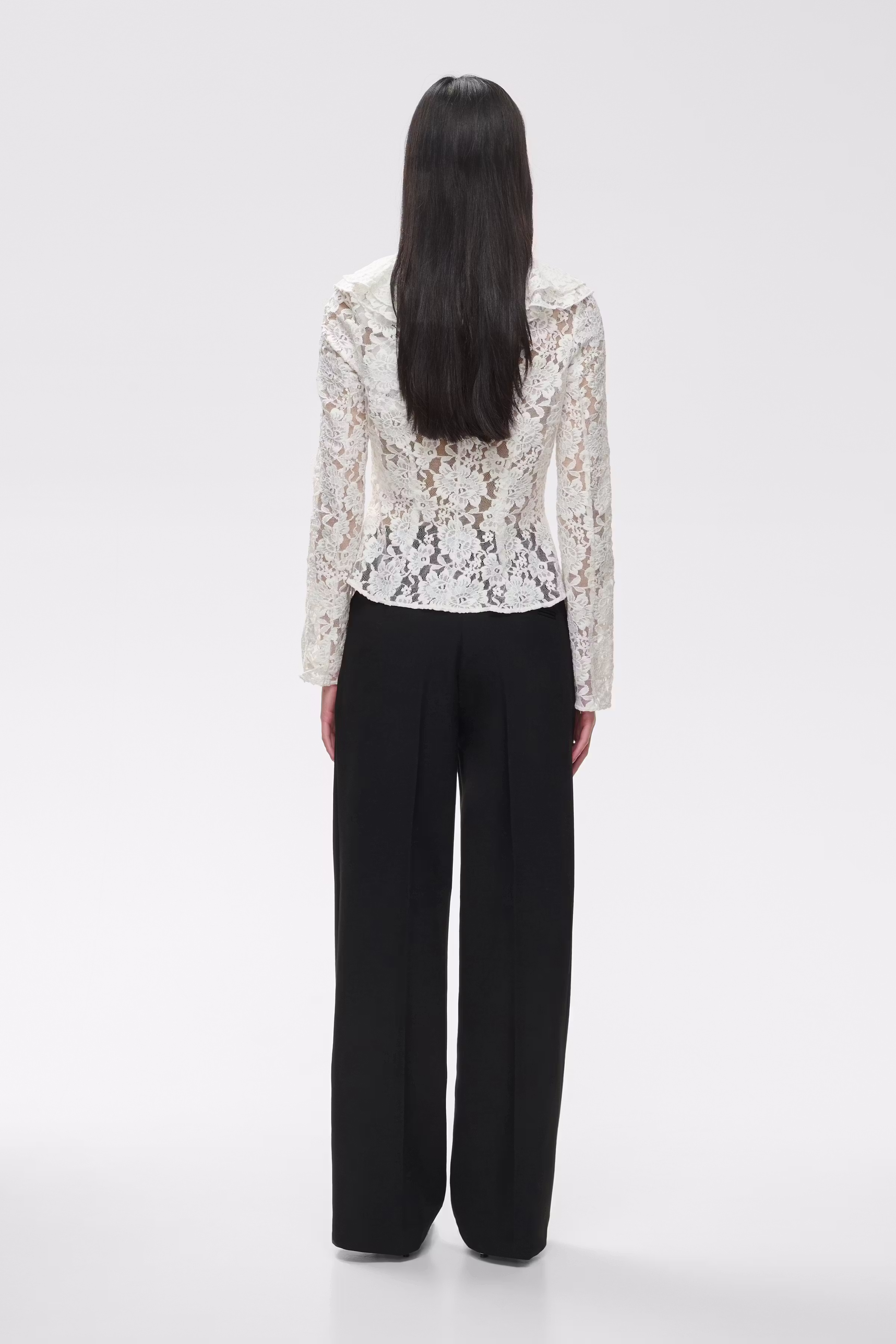 IOTIERRA BLUSE LOOKBOOK BACK 30600584-WH010