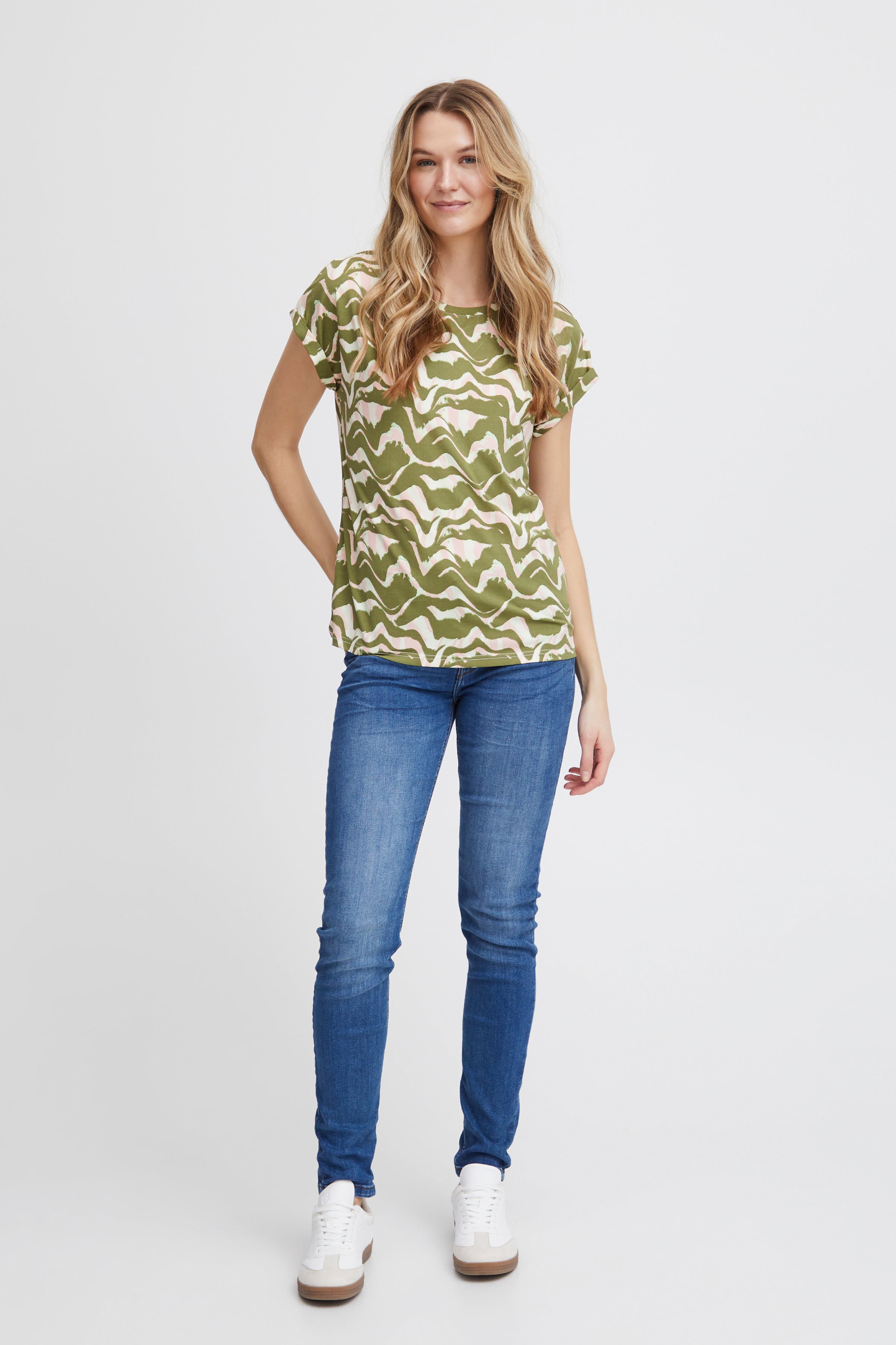 FRSEEN T-shirt LOOKBOOK FRONT 20610634-203815