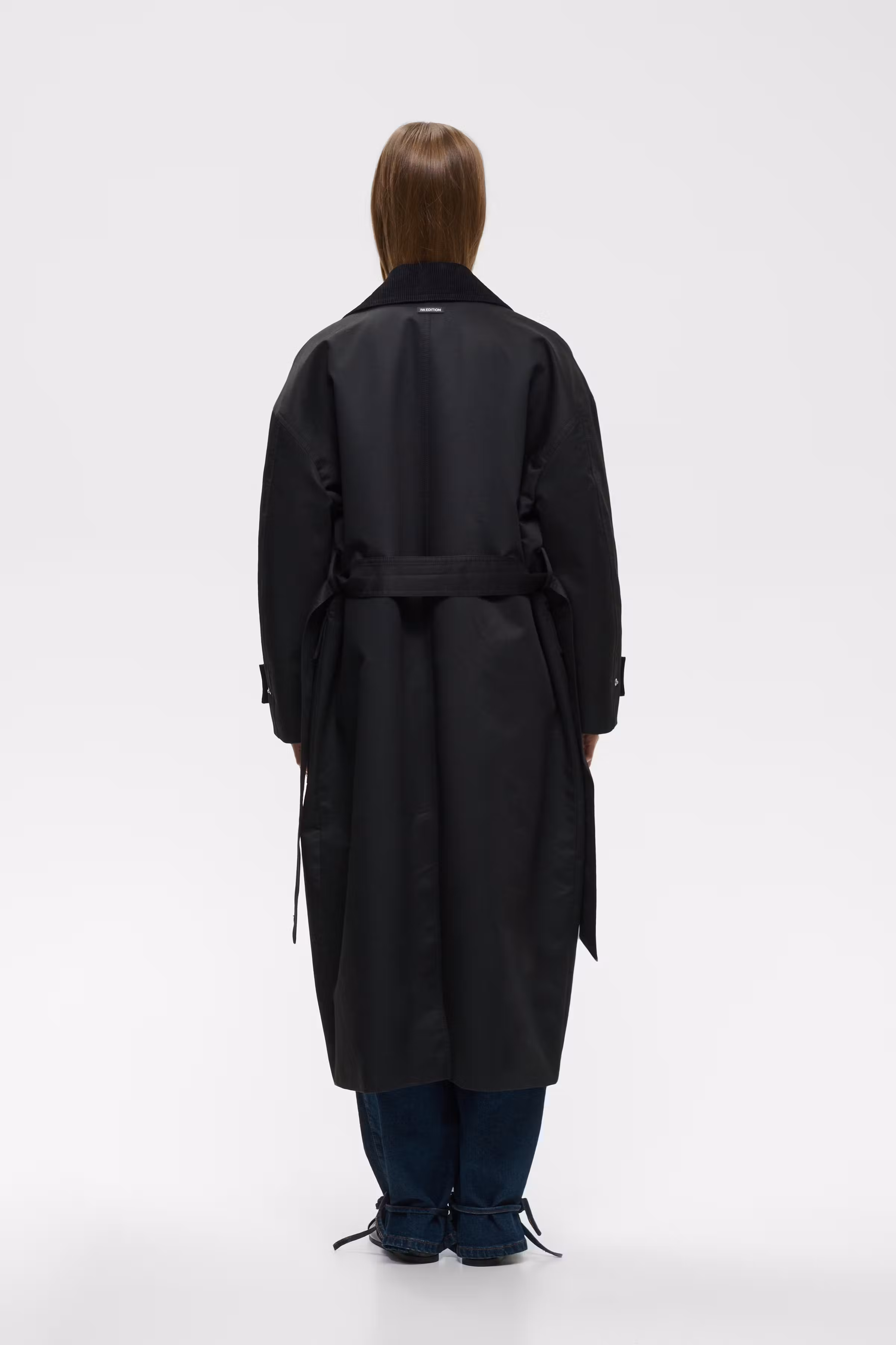HUNTERYIW Mantel LOOKBOOK BACK 30112706-194008