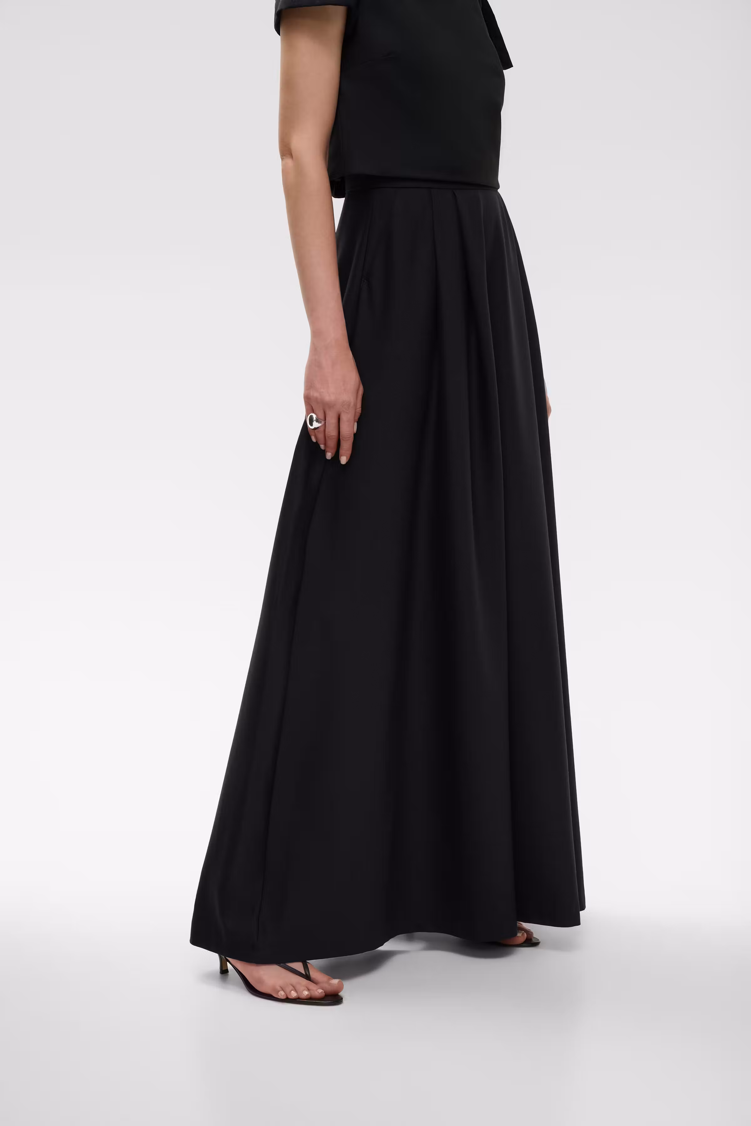 IOSusanna Skirt LOOKBOOK DETAIL 30600438-BK999