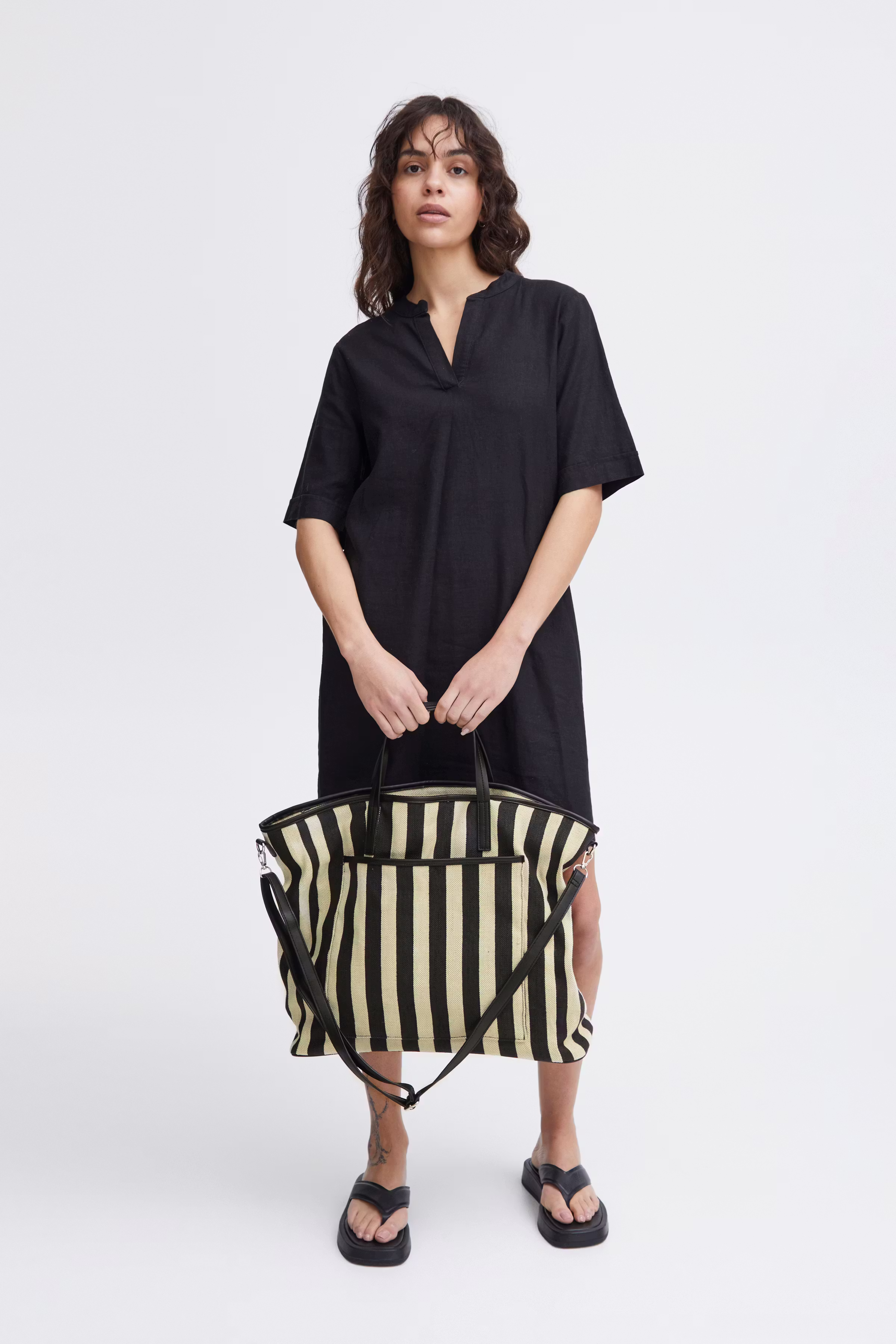 IANURRA Pose LOOKBOOK FRONT 20120960-151308