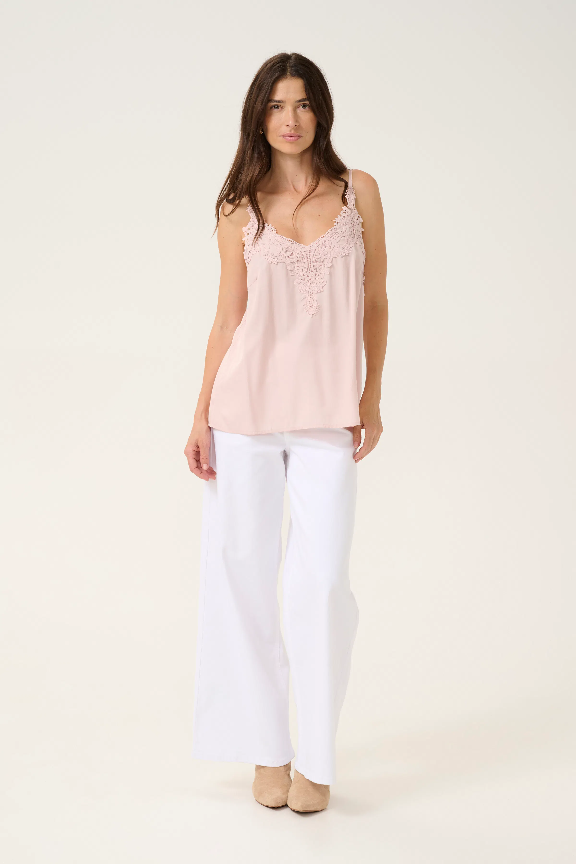 CRAnna Top LOOKBOOK FRONT 10611224-141803