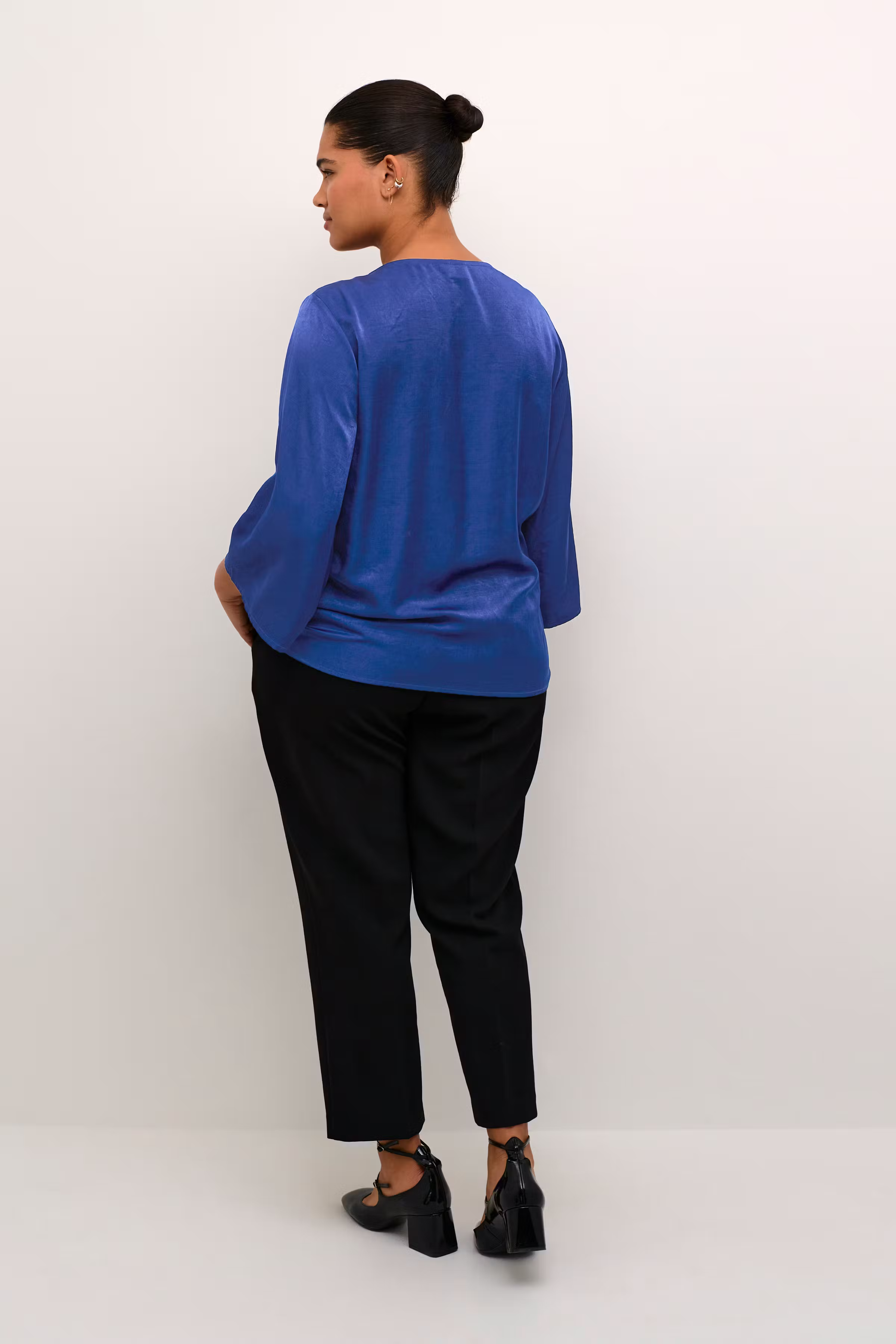 KCmembe Blus LOOKBOOK BACK 10582606-193942