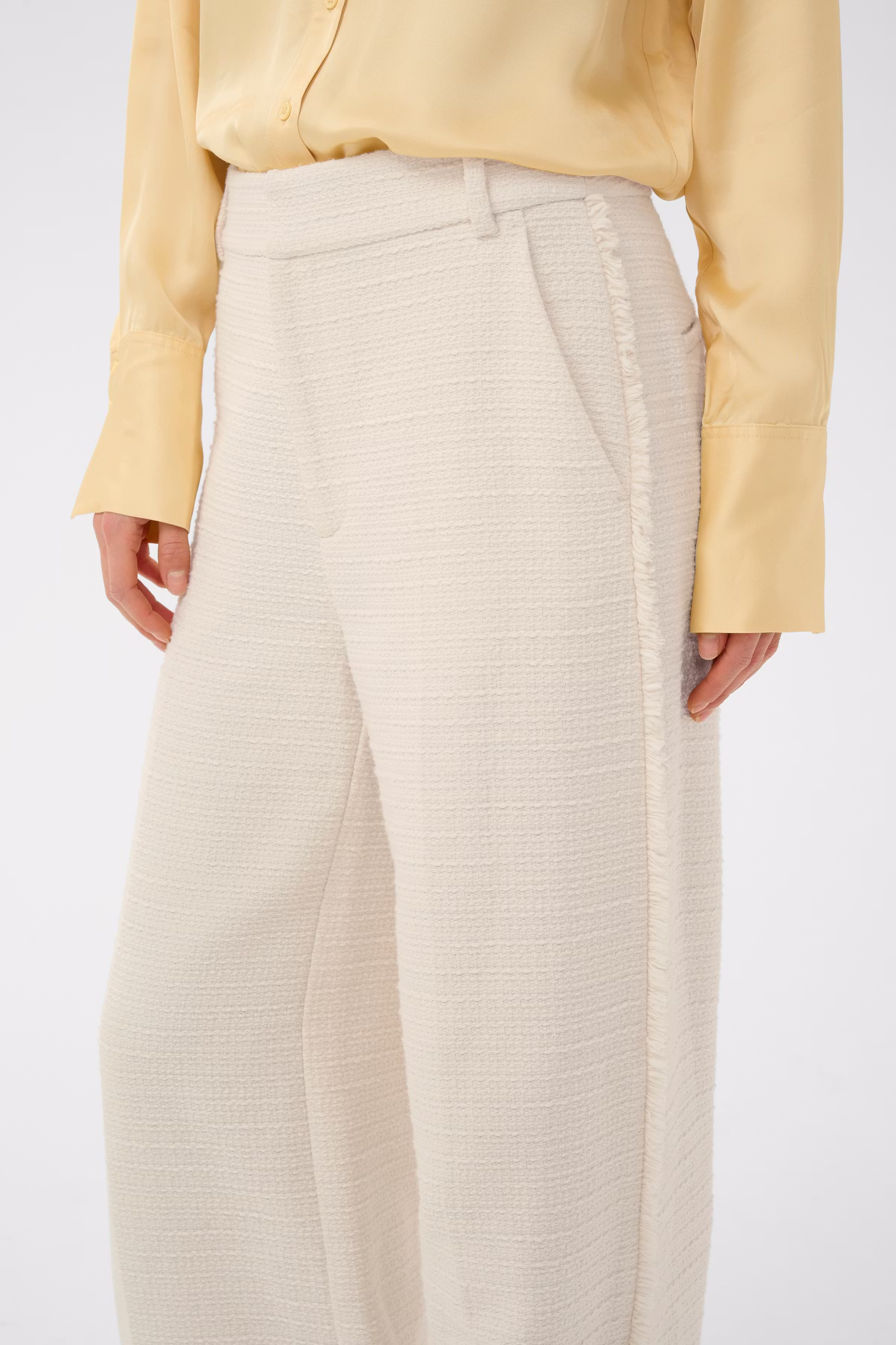 CHEYANNEIW Trousers LOOKBOOK DETAIL 30112391-110701