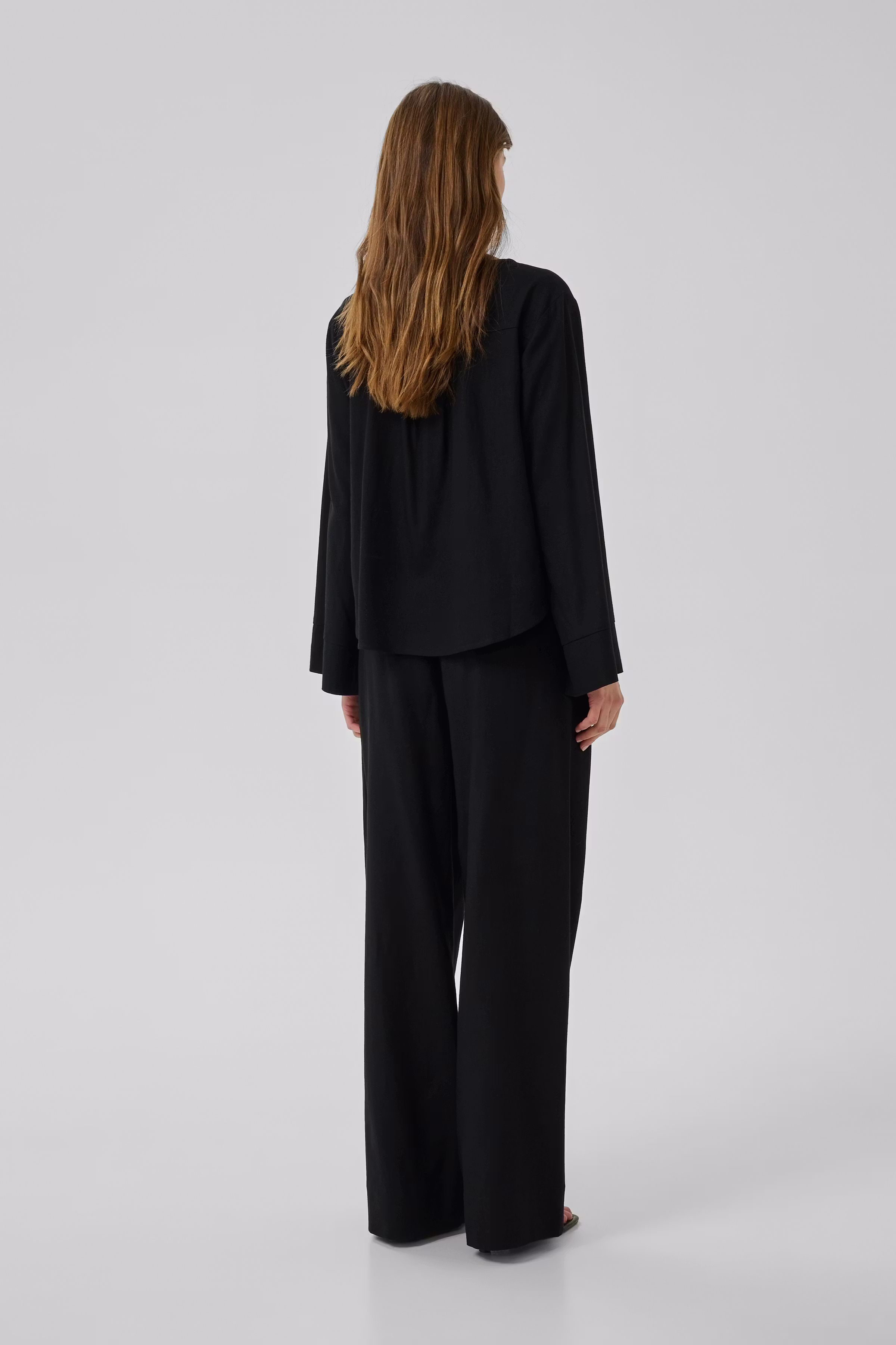 DiasMW Linen Blouse LOOKBOOK BACK 10704714-100031