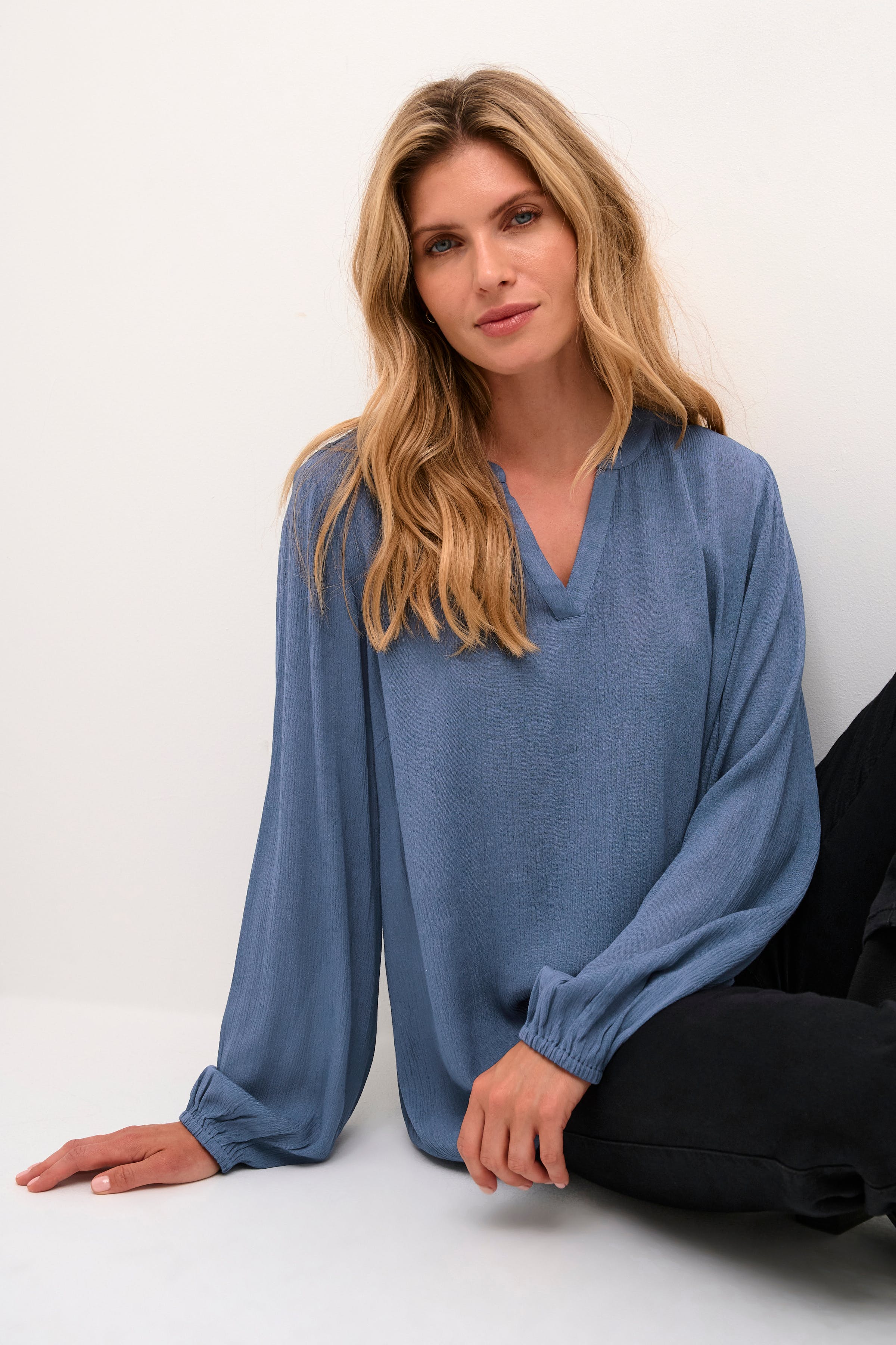 BPlouise Bluse LOOKBOOK DETAIL 10590633-193929B