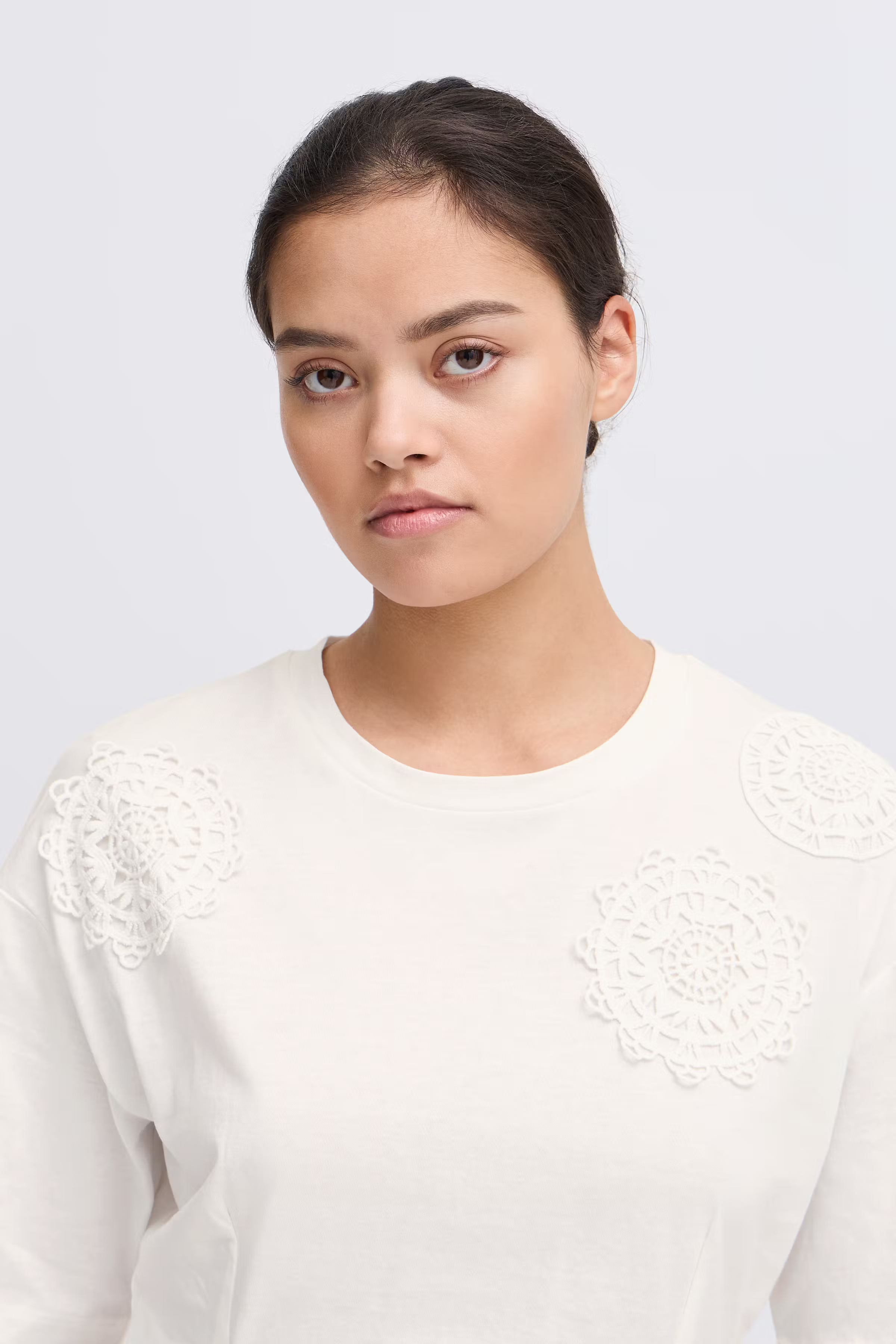 IHNABIA T-shirt LOOKBOOK DETAIL 20122706-114201