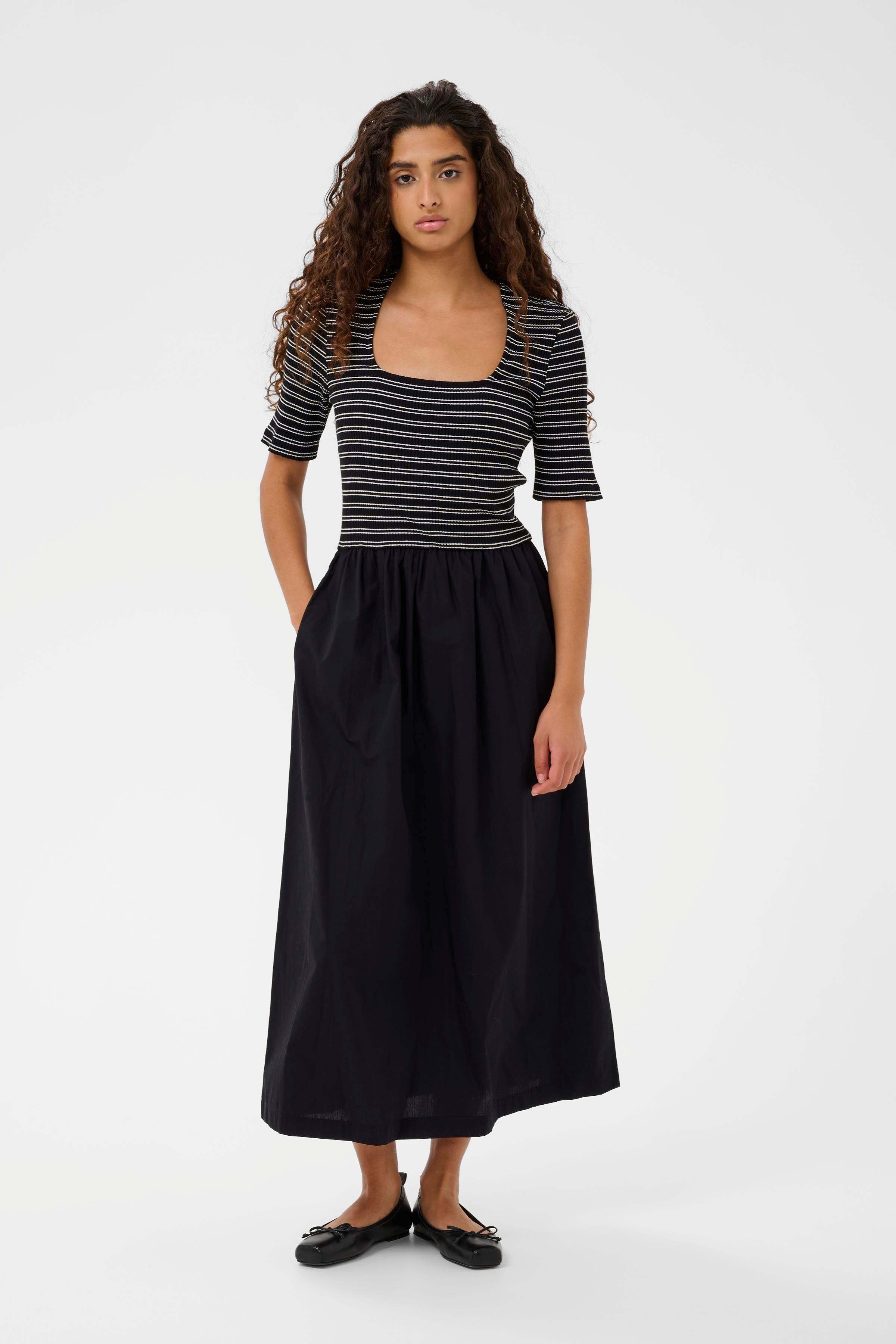 SLSimone Jurk LOOKBOOK FRONT 30408964-194008