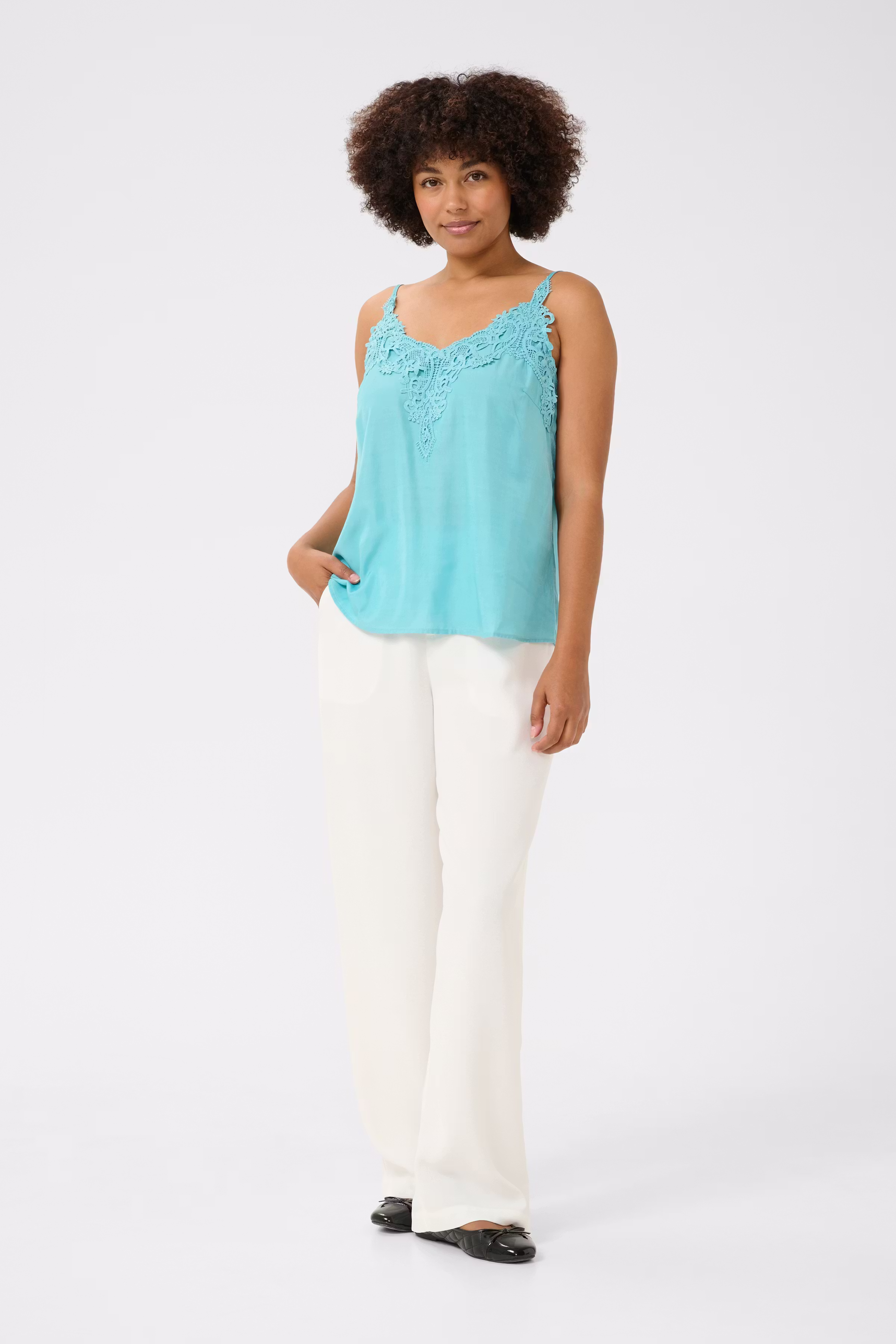 CRAnna Top LOOKBOOK FRONT 10611224-154714