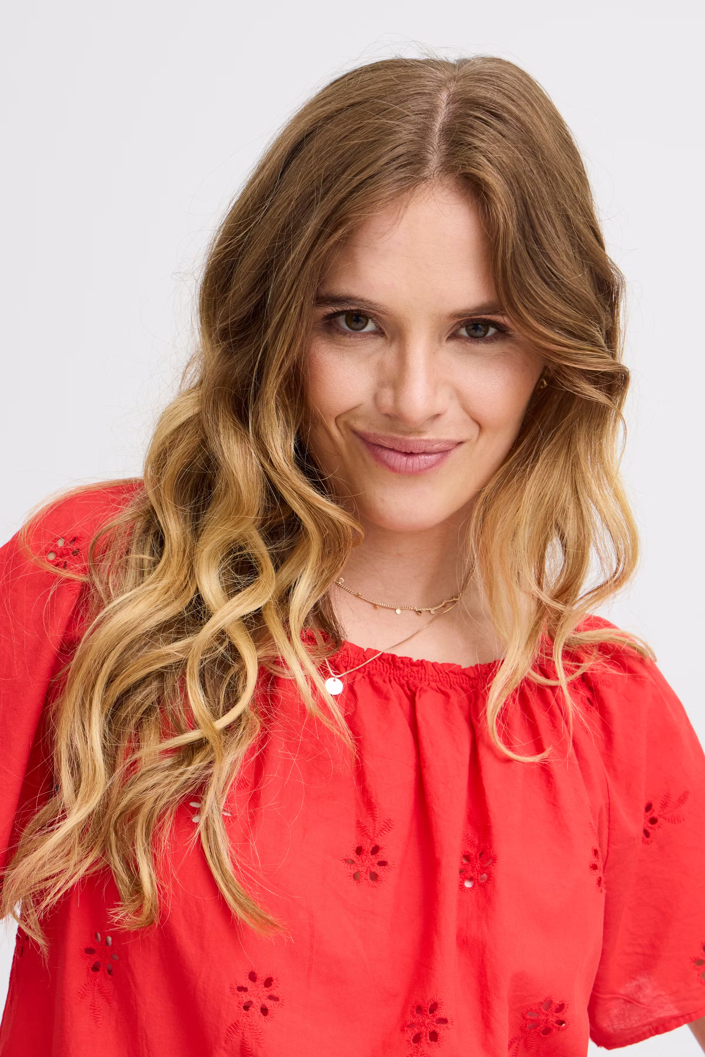 Kortermet bluse LOOKBOOK DETAIL 22100598-171663