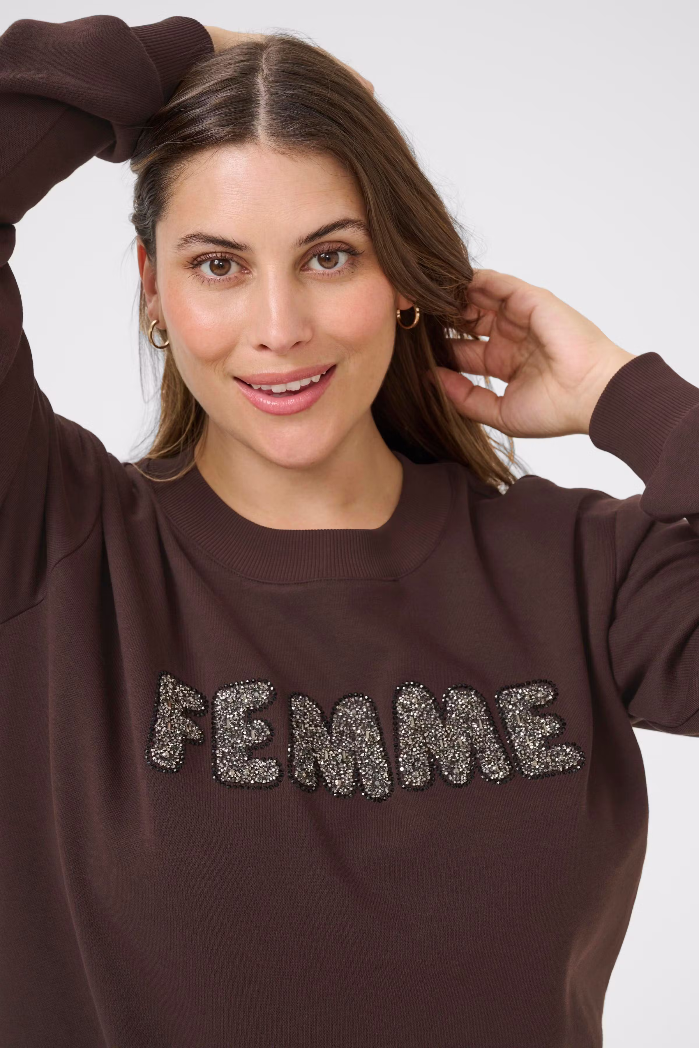 KCelise Sweatshirt LOOKBOOK DETAIL 10583813-191111