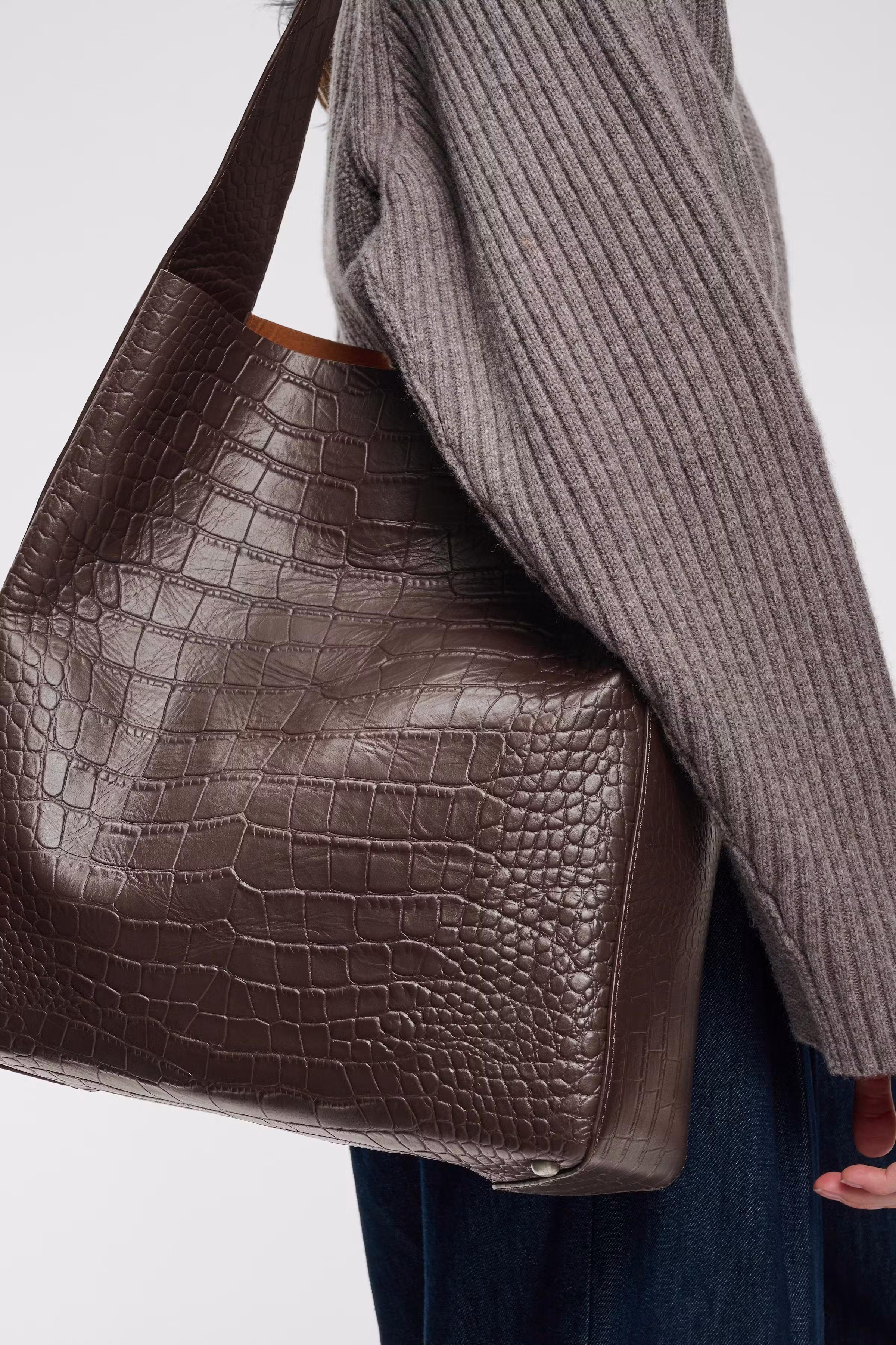 AVIKAIW Bag LOOKBOOK DETAIL 30112689-191109