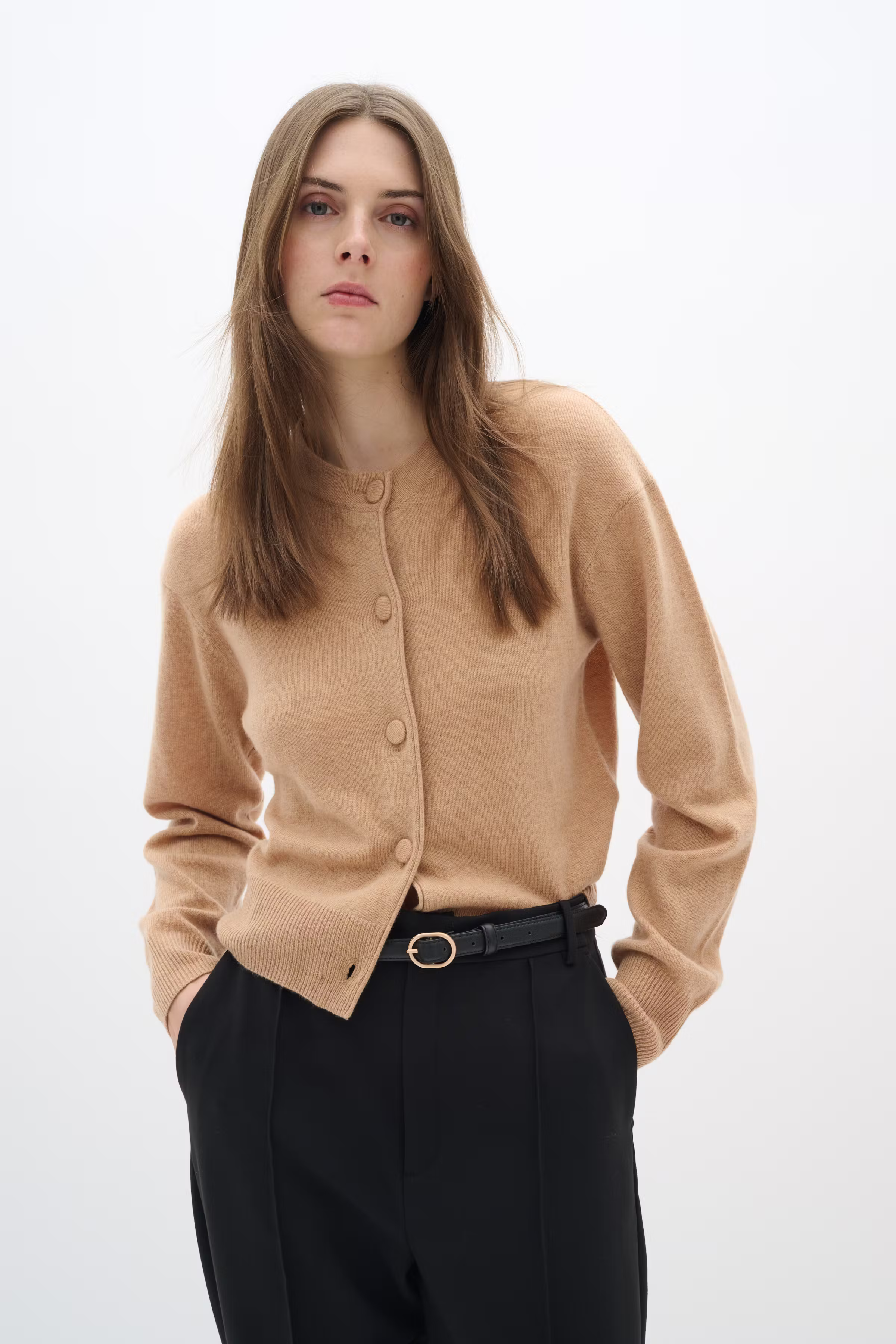 MonikaIW Cardigan LOOKBOOK FRONT 30108008-1713201