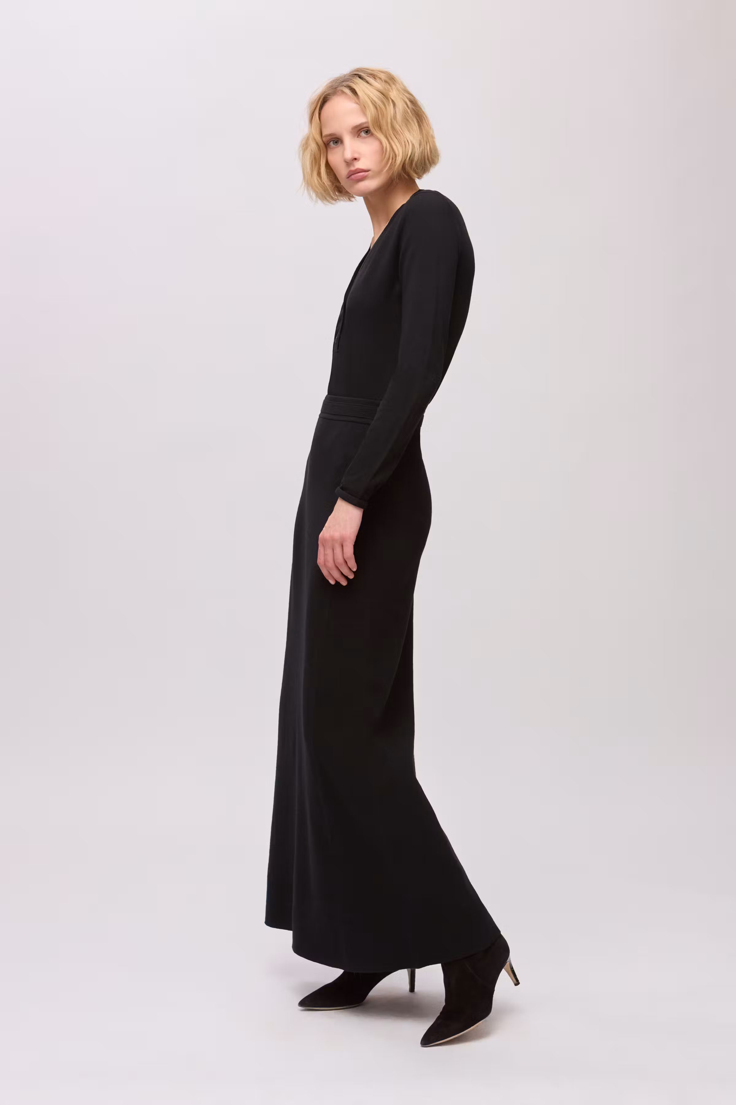 IOFeria LOOKBOOK FRONT 30600719-BK999