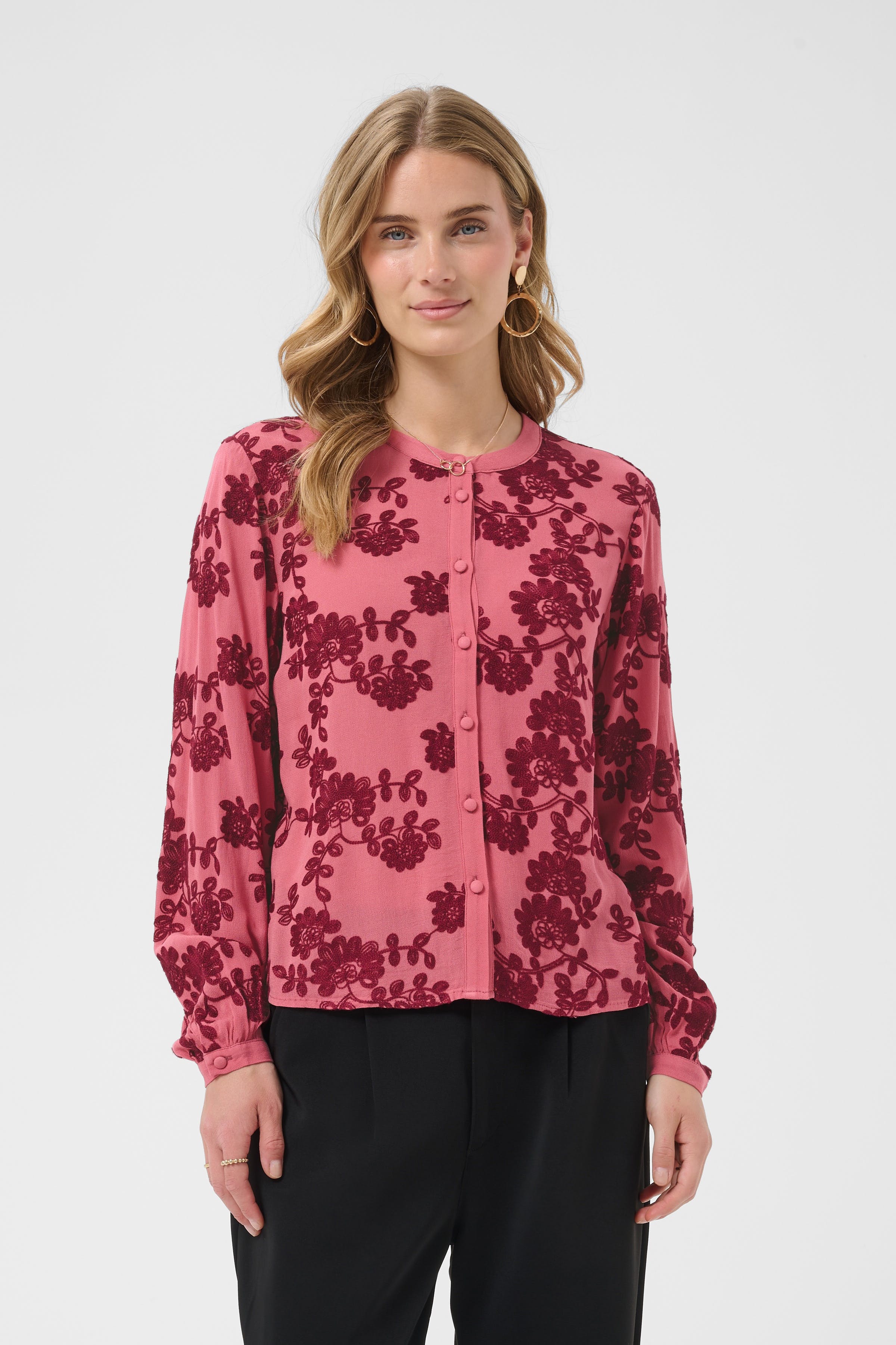 CRRuby Blouse LOOKBOOK FRONT 10615333-109957