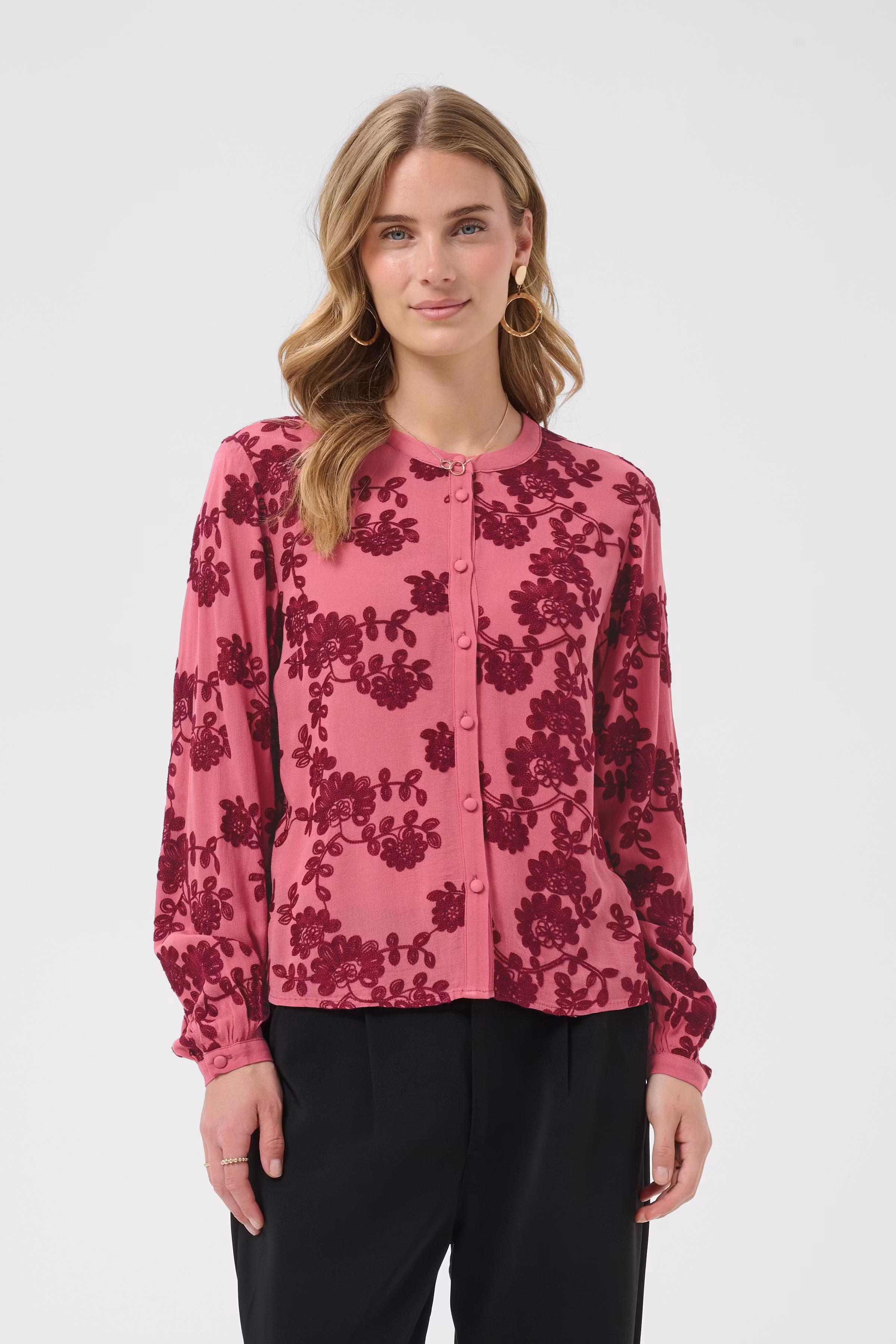 CRRuby Blouse LOOKBOOK FRONT 10615333-109957