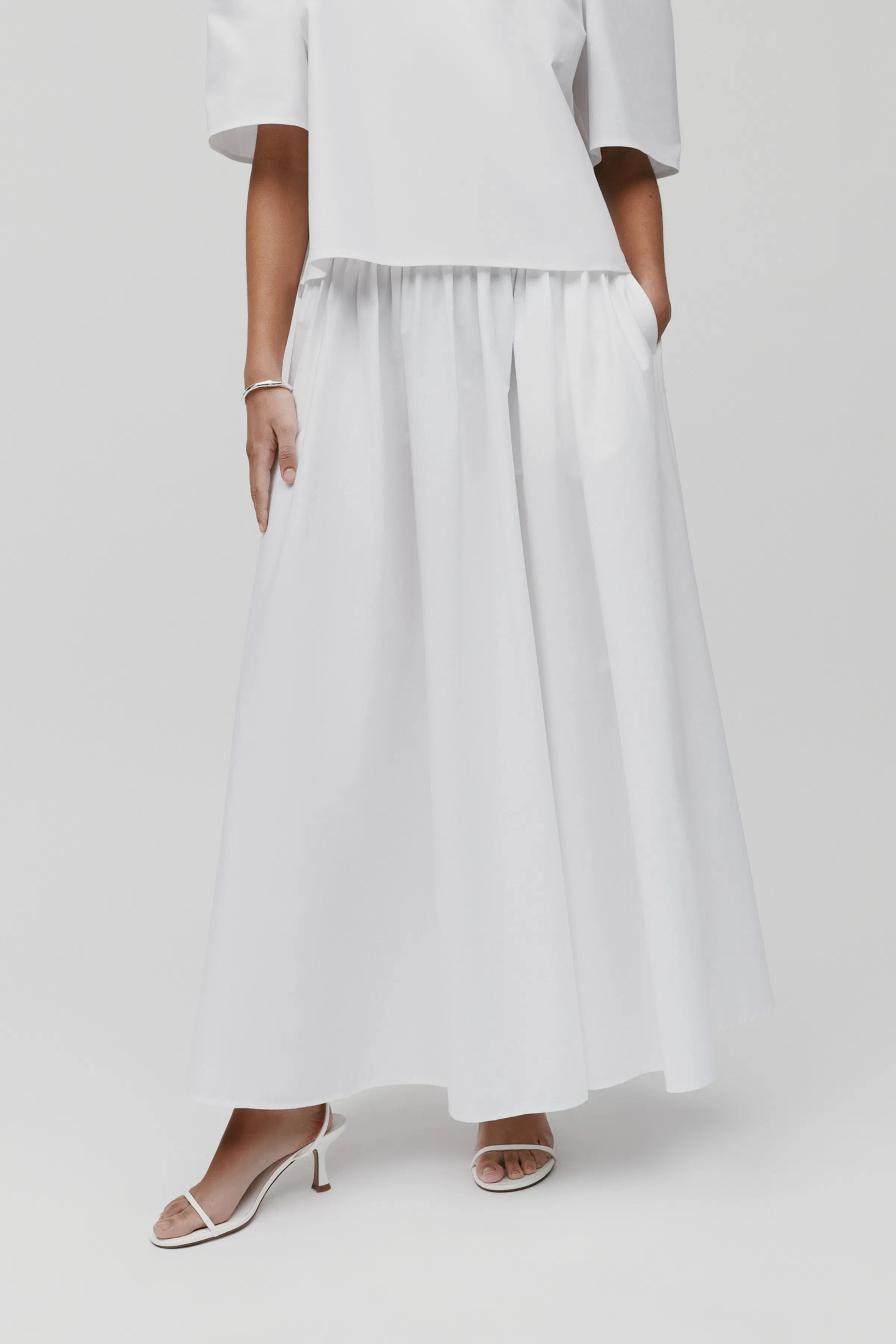 IOSIENNA Kjol LOOKBOOK FRONT 30600649-WH001