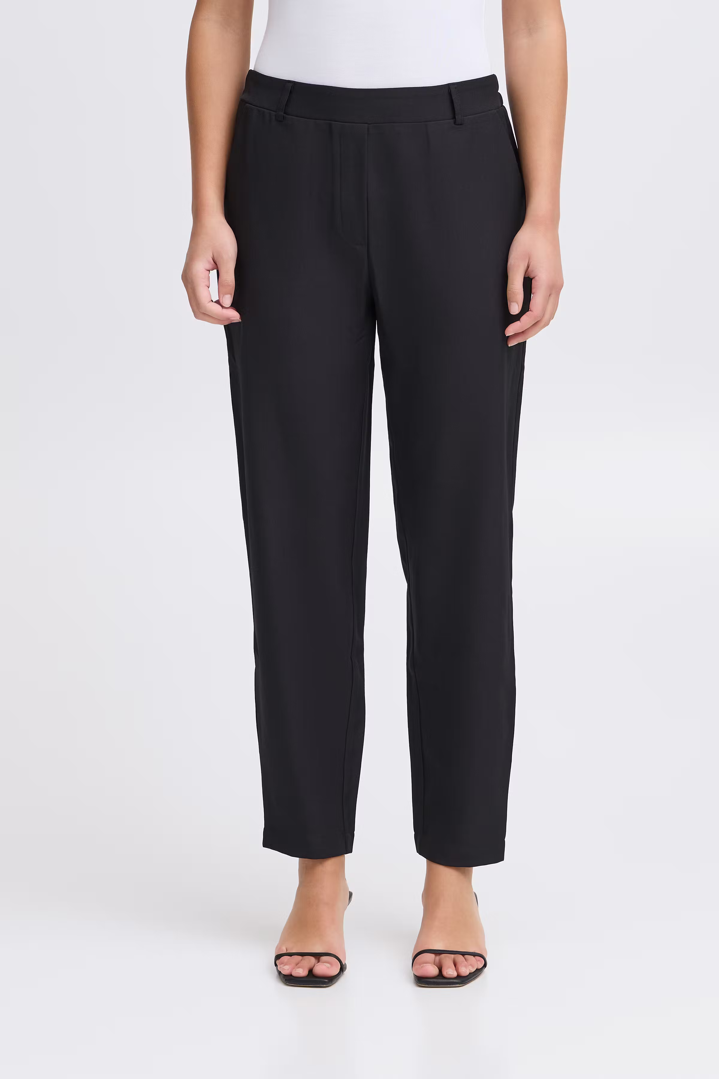 IXDORTHEA Hose LOOKBOOK FRONT 20123721-194008