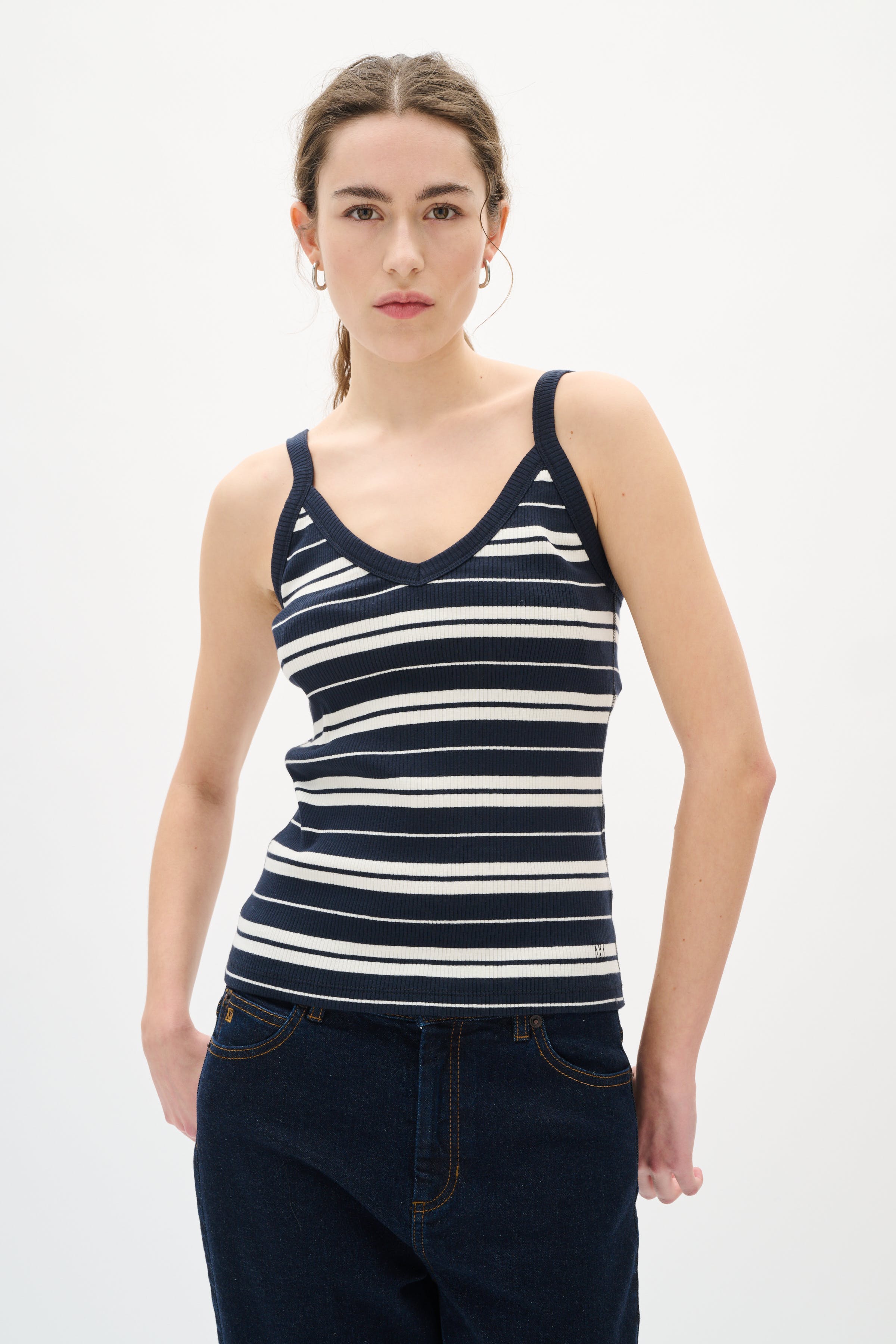 DagnaIW V-Top LOOKBOOK FRONT 30109585-303827