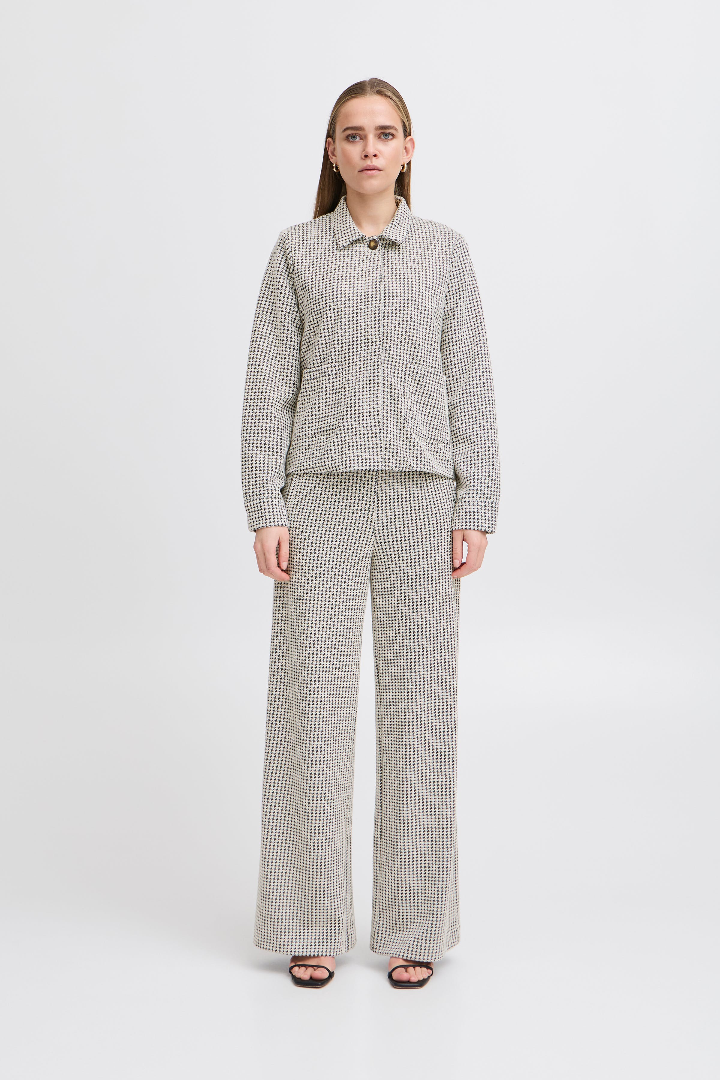 IHKATE PILLOU Yttertøy LOOKBOOK FRONT 20123014-194010