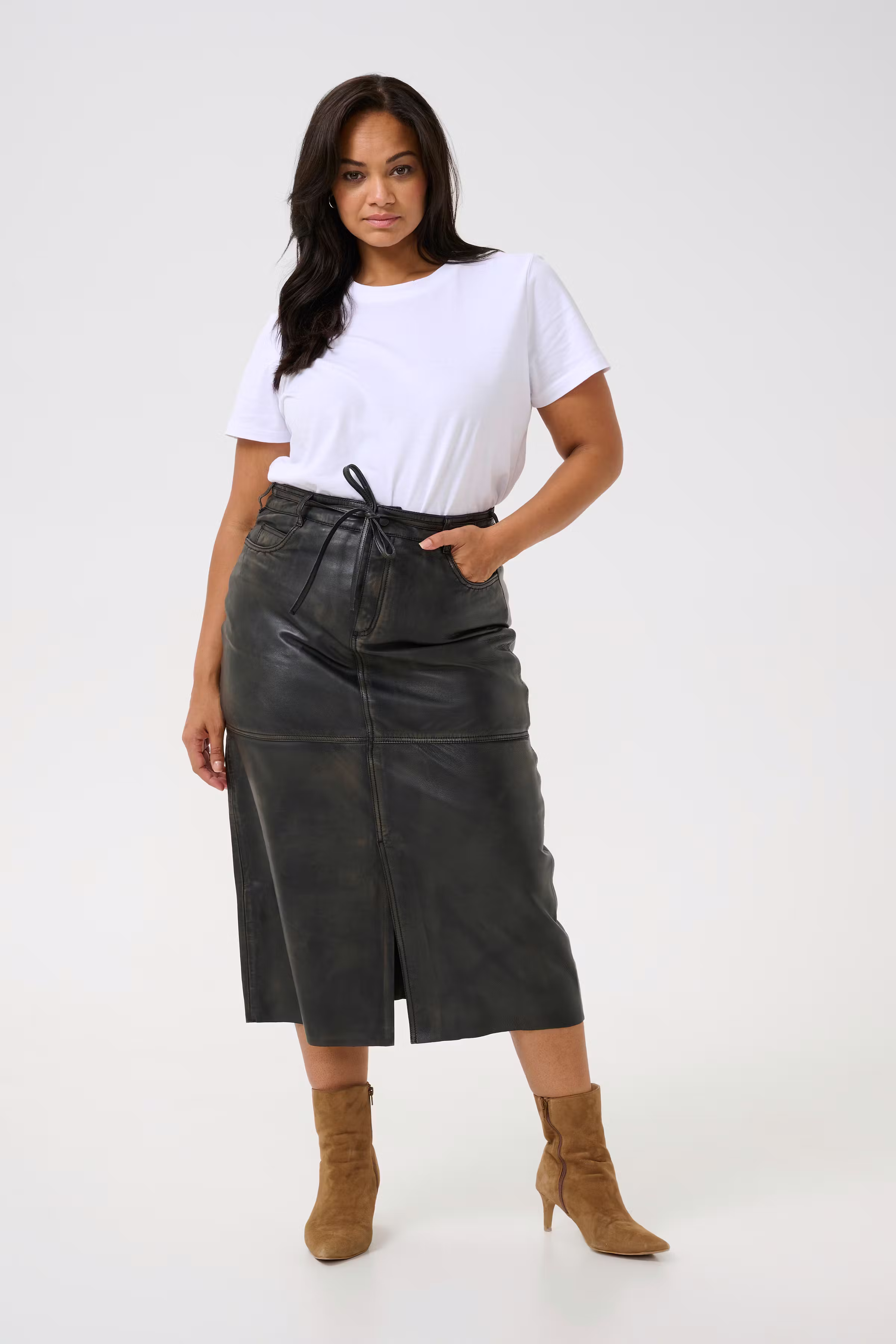 KCjanet Skirt LOOKBOOK FRONT 10582903-106102