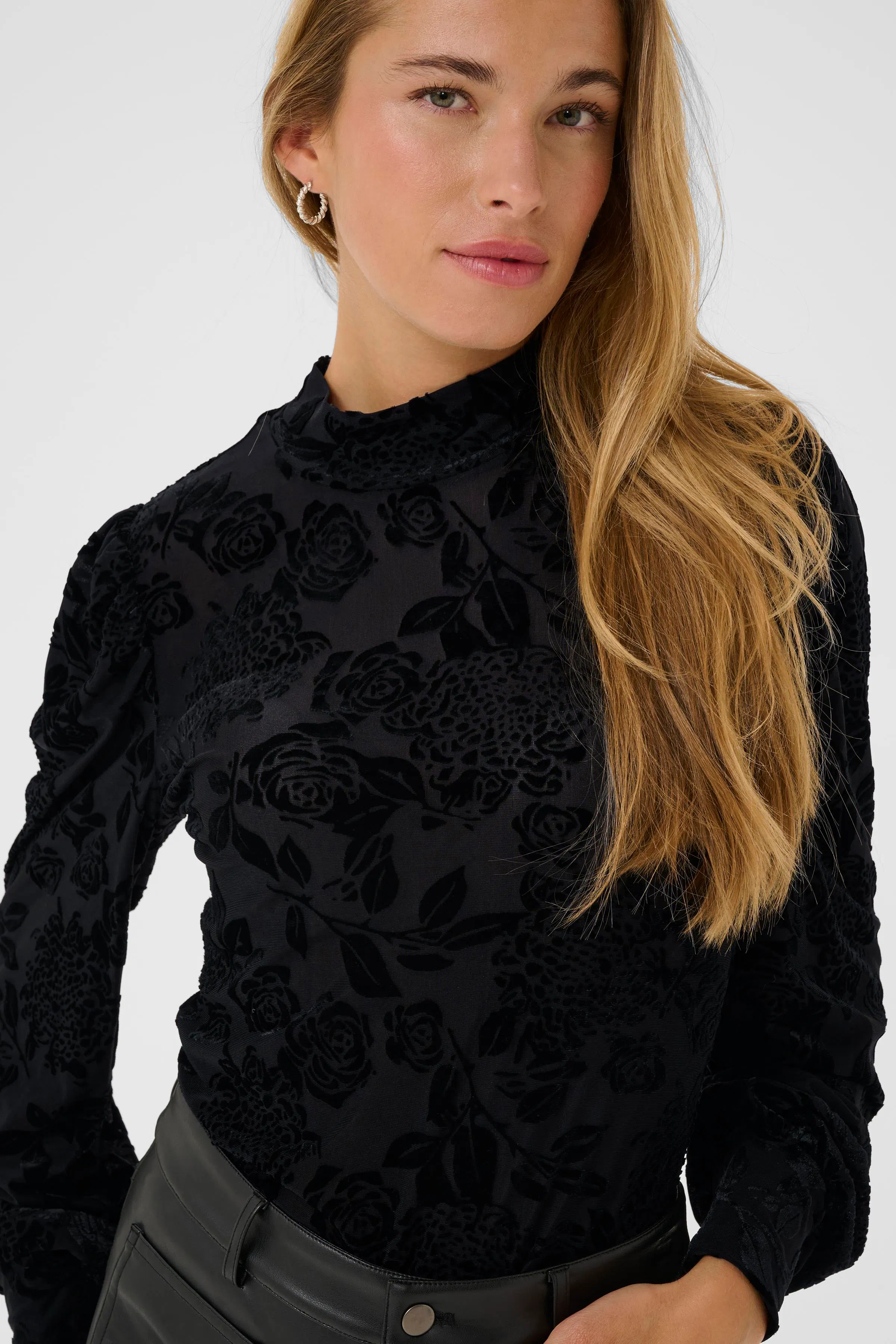 KArosa T-shirt LOOKBOOK DETAIL 10510857-106822