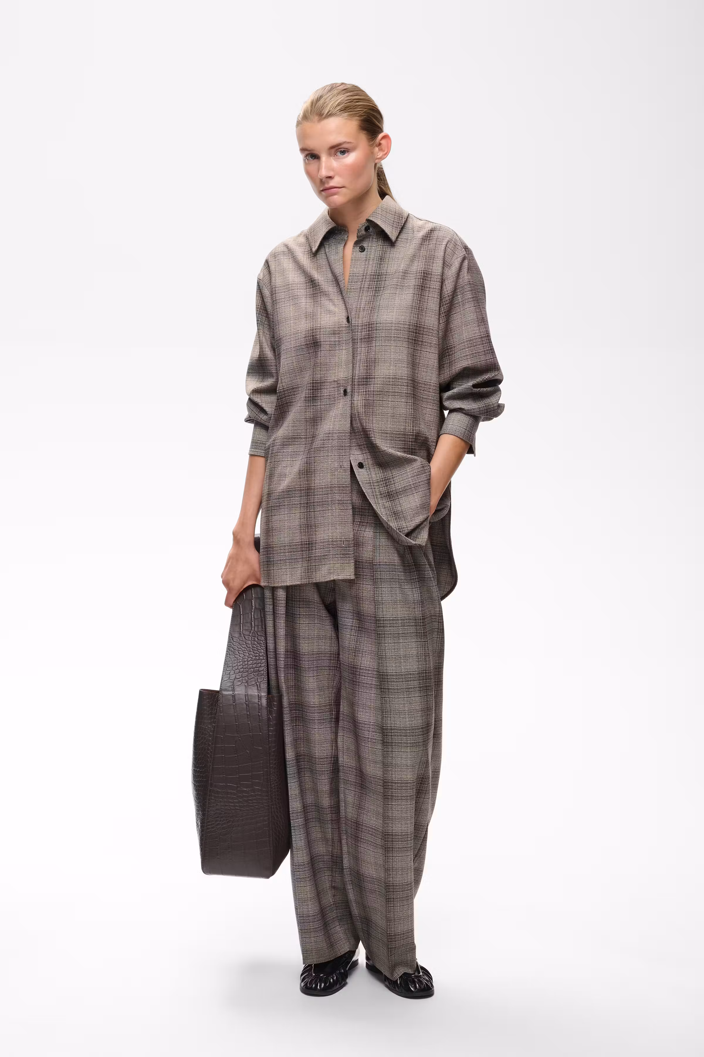 CHECKIEIW Hose LOOKBOOK FRONT 30113084-900013856