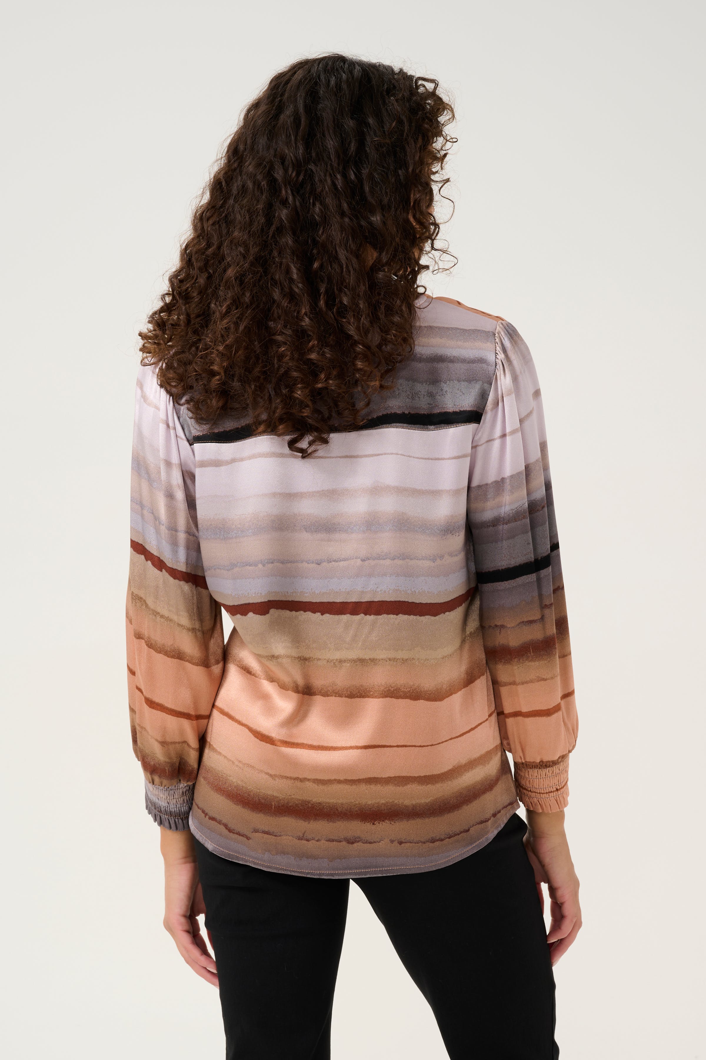 CUibla Blus LOOKBOOK BACK 50111124-106556