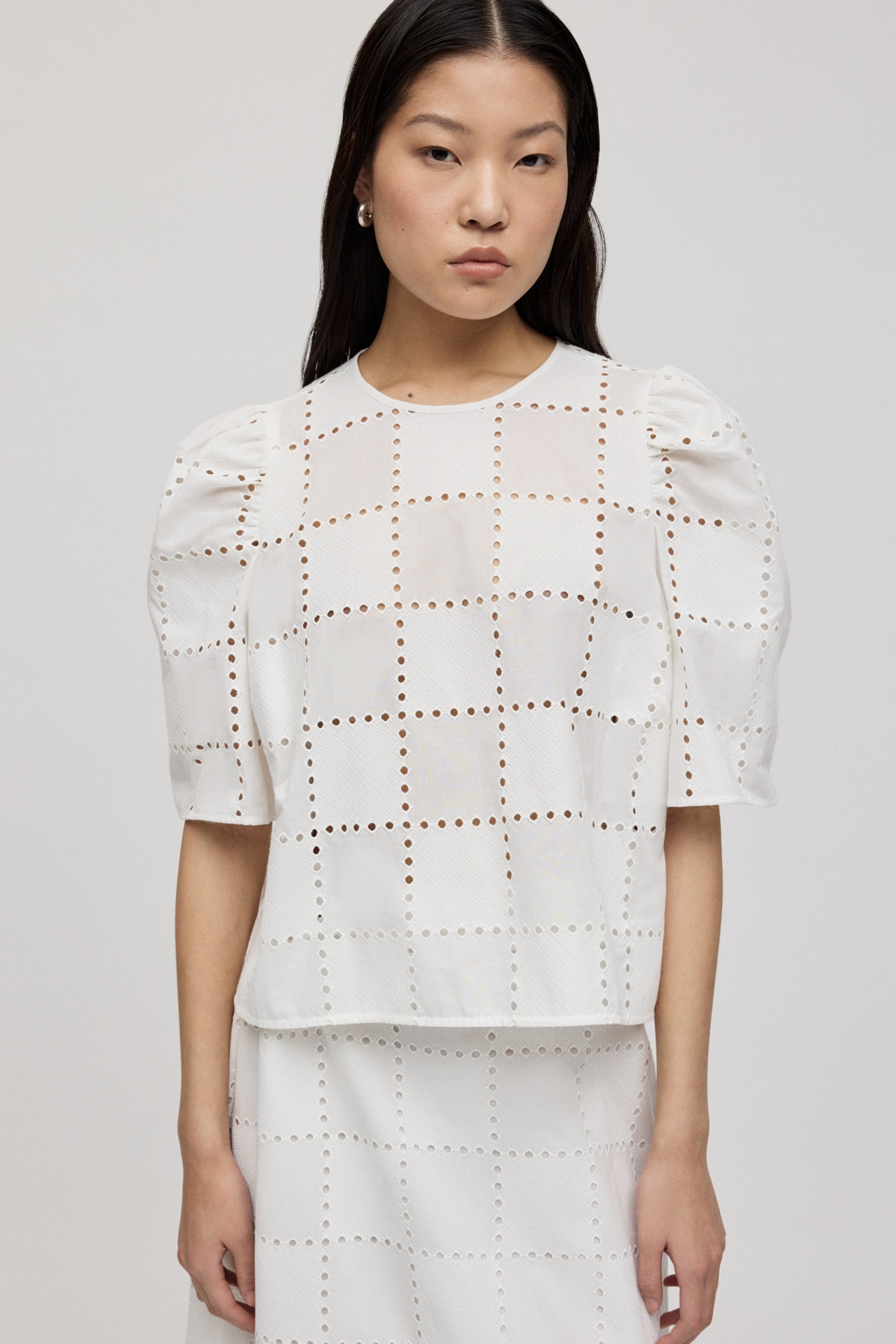 ELISABETH Blouse LOOKBOOK FRONT 30600483-WH010