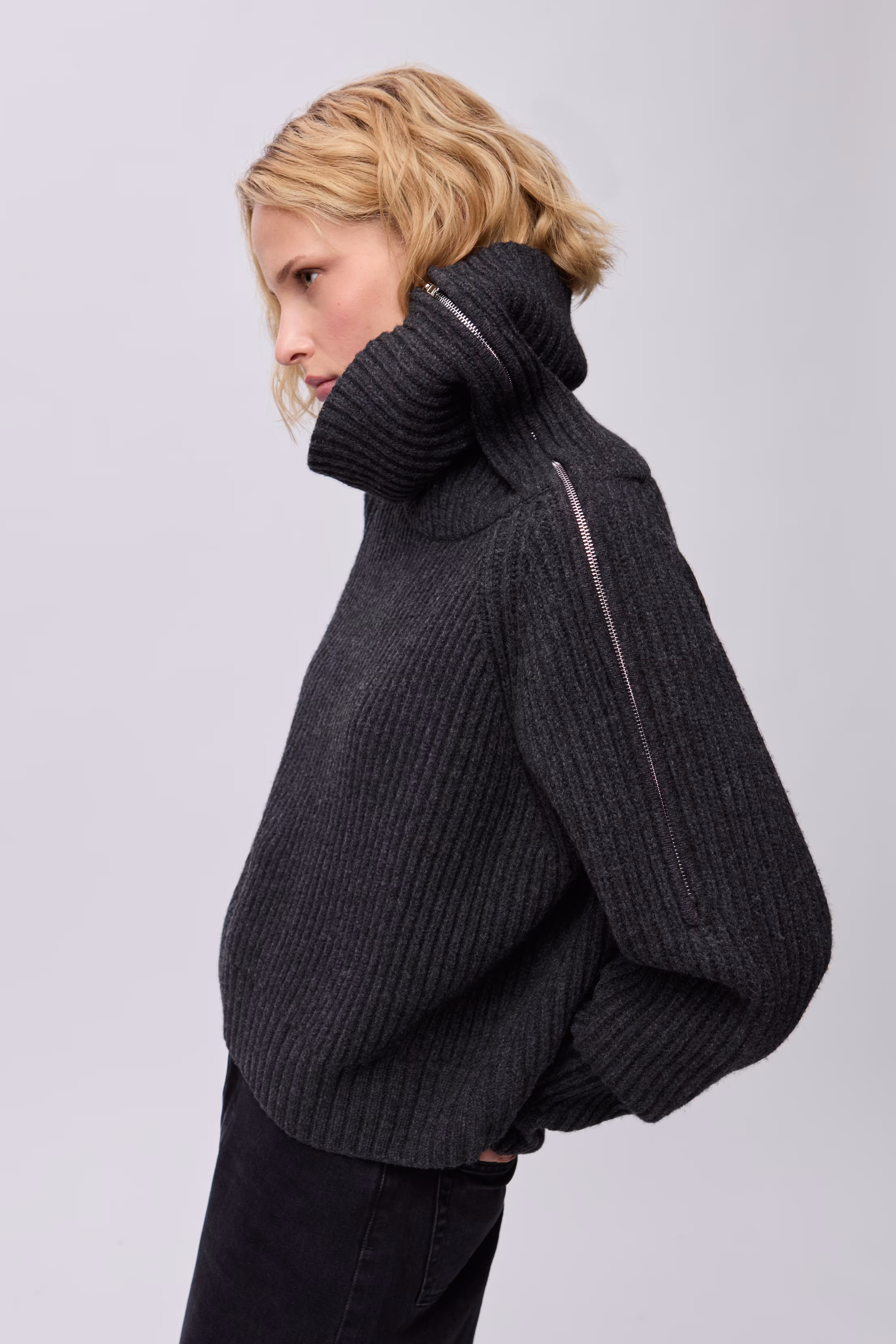 IOFIDELIA Pullover LOOKBOOK FRONT 30600000-GY949