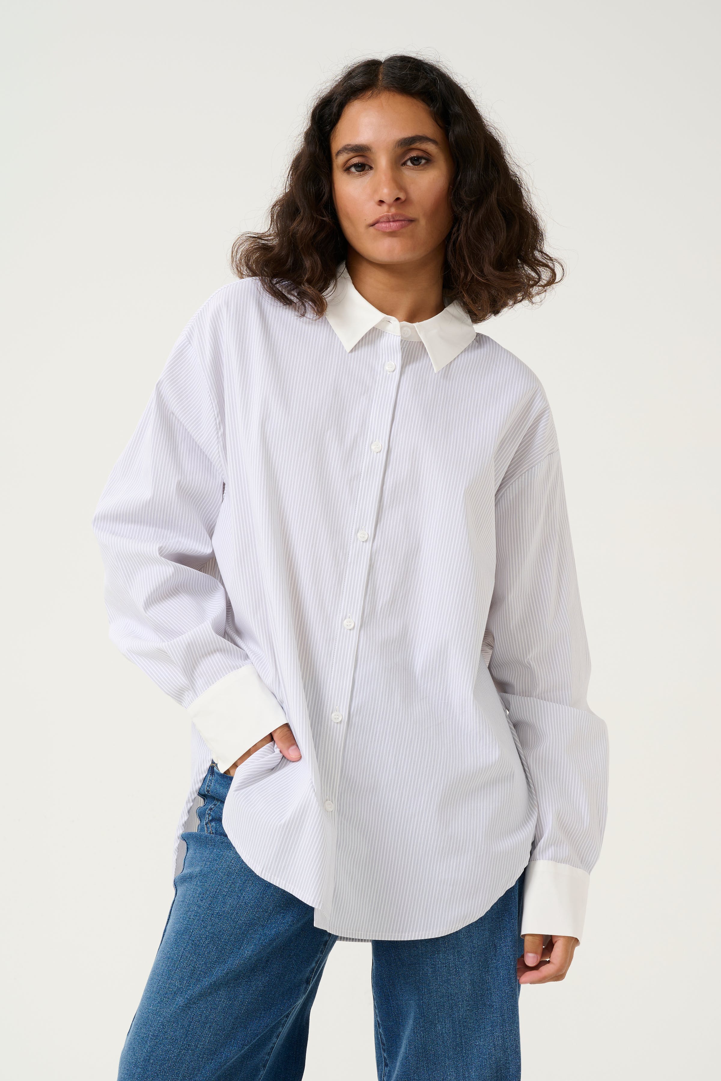 KAsussanna Shirt LOOKBOOK FRONT 10509456-106873