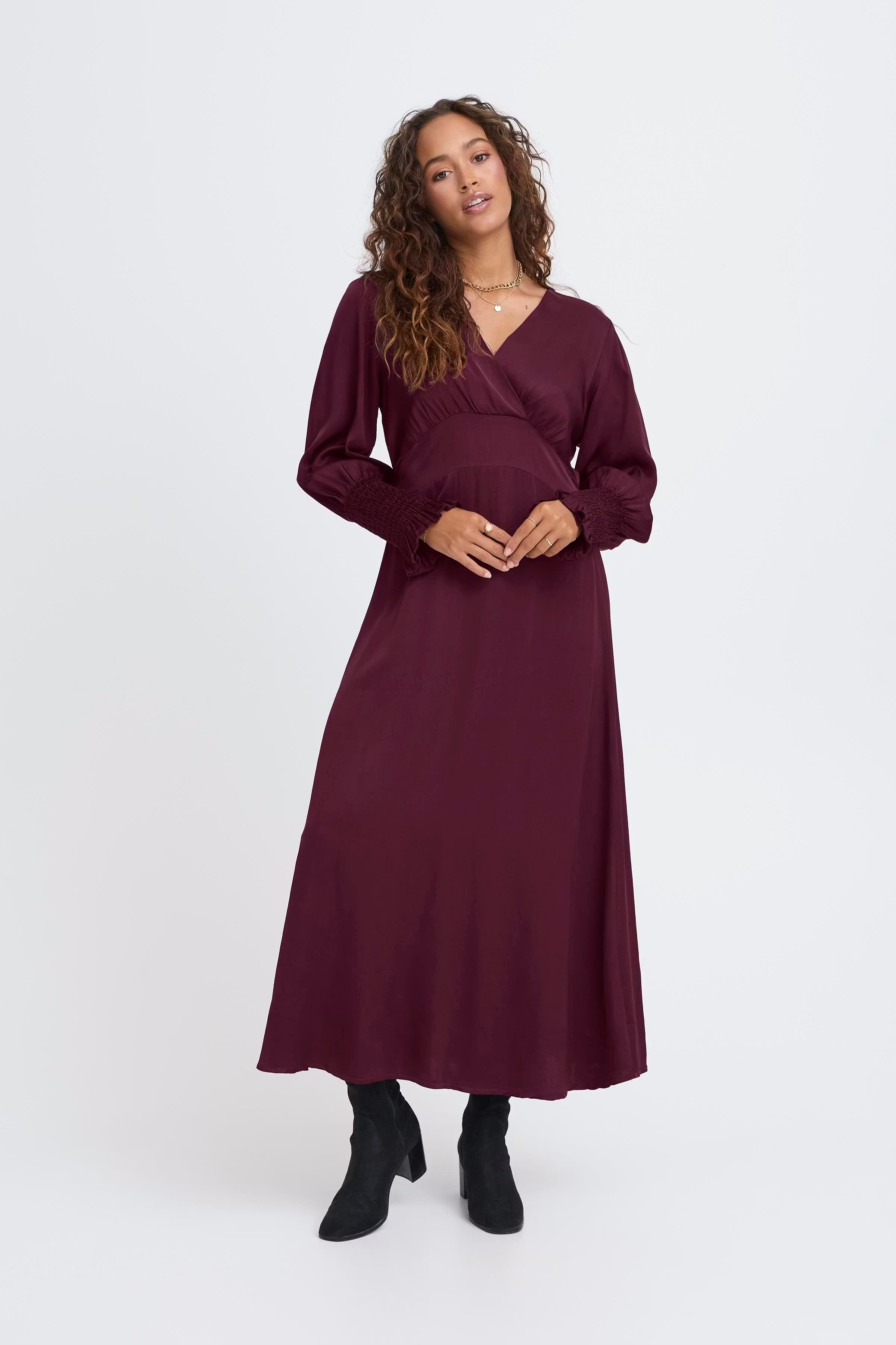 SBOLIVIA Kjole LOOKBOOK FRONT 22101104-191724