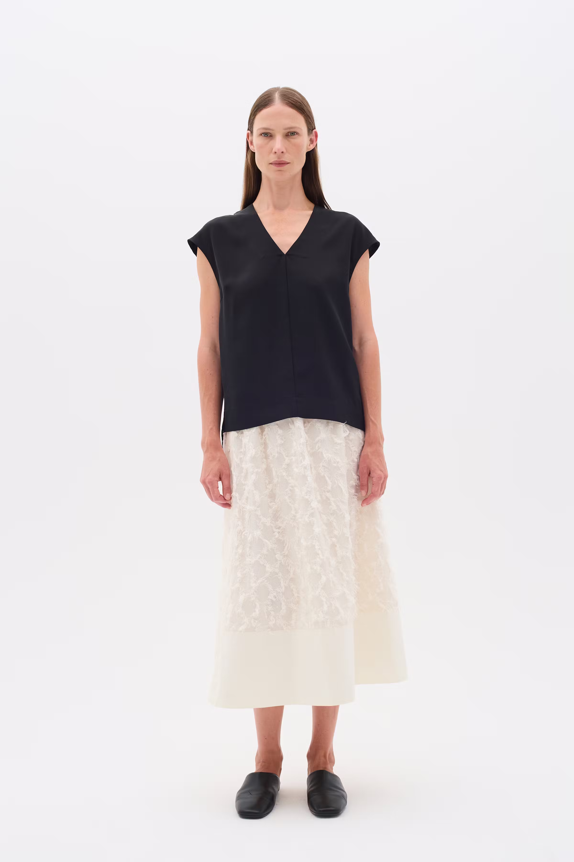 FionaIW Skirt LOOKBOOK FRONT 30110411-110701