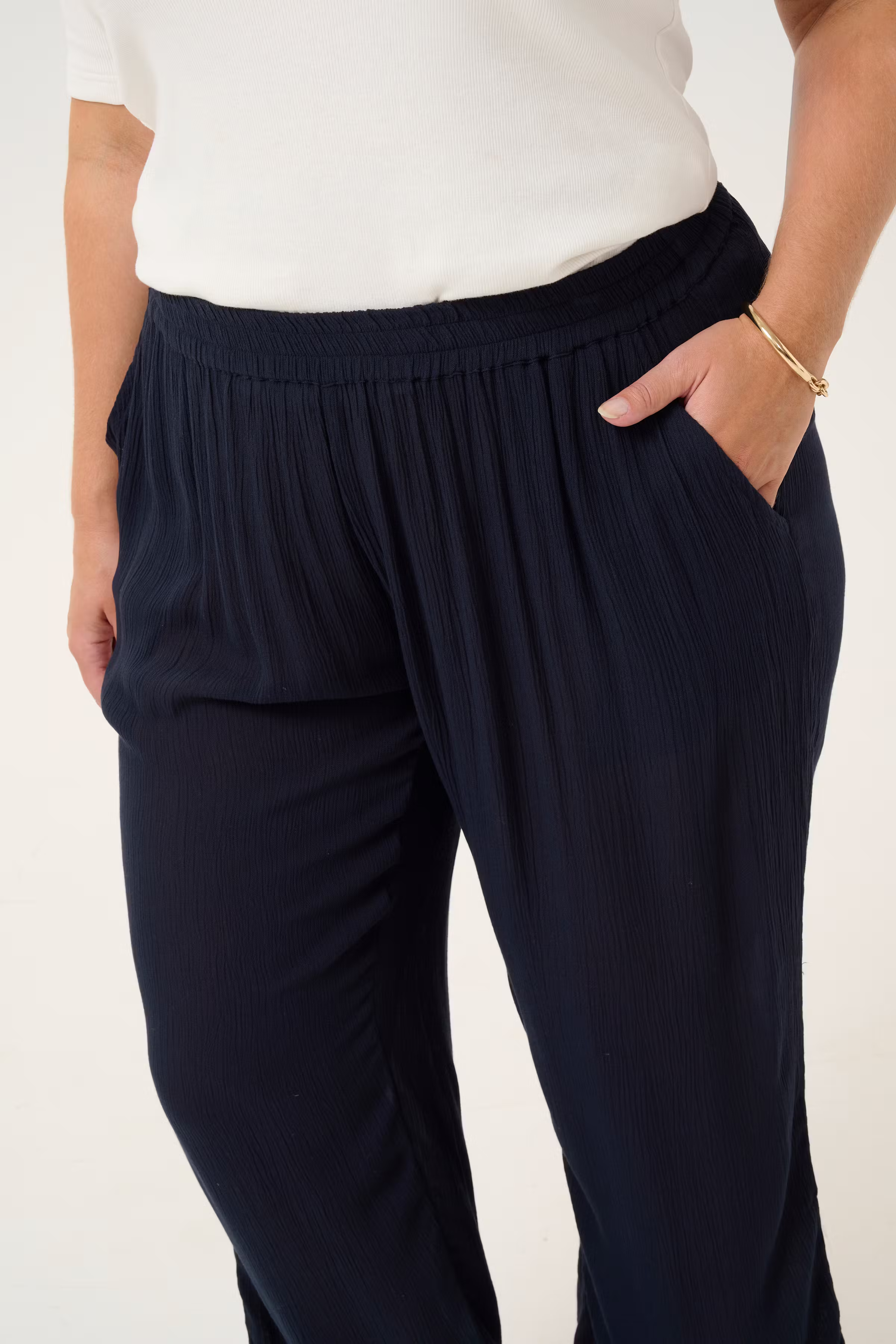 KCdacina Trousers LOOKBOOK DETAIL 10580846-194020