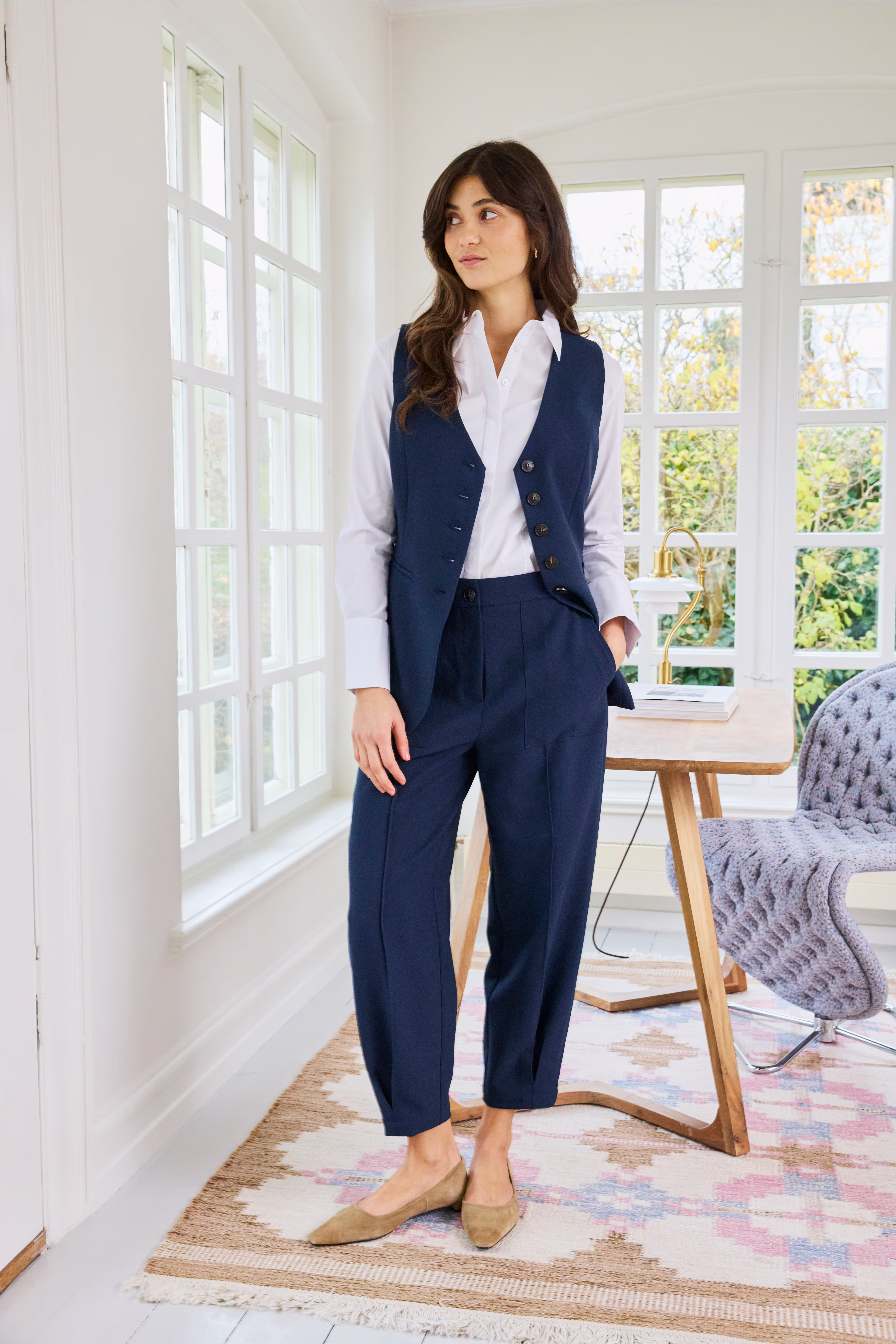 FRABIGAIL Väst LOCATION NONE 20617335-1939231