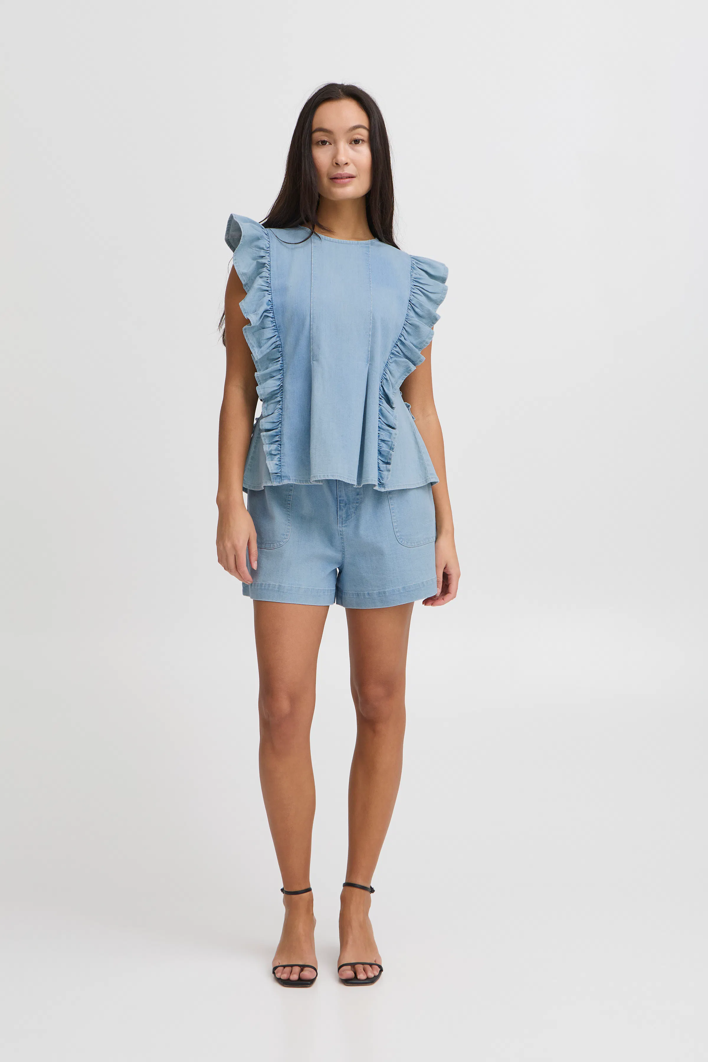 IRTRICA Mouwloos shirt LOOKBOOK FRONT 20122995-204093