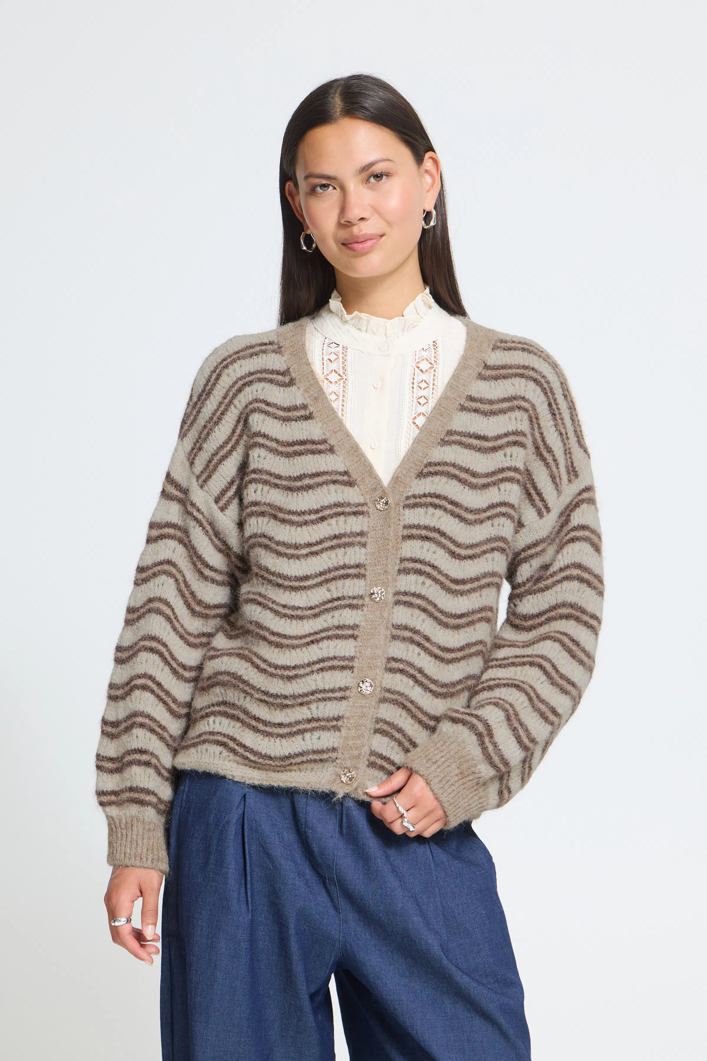 SBXJAVA Cardigan LOOKBOOK FRONT 22101215-130907