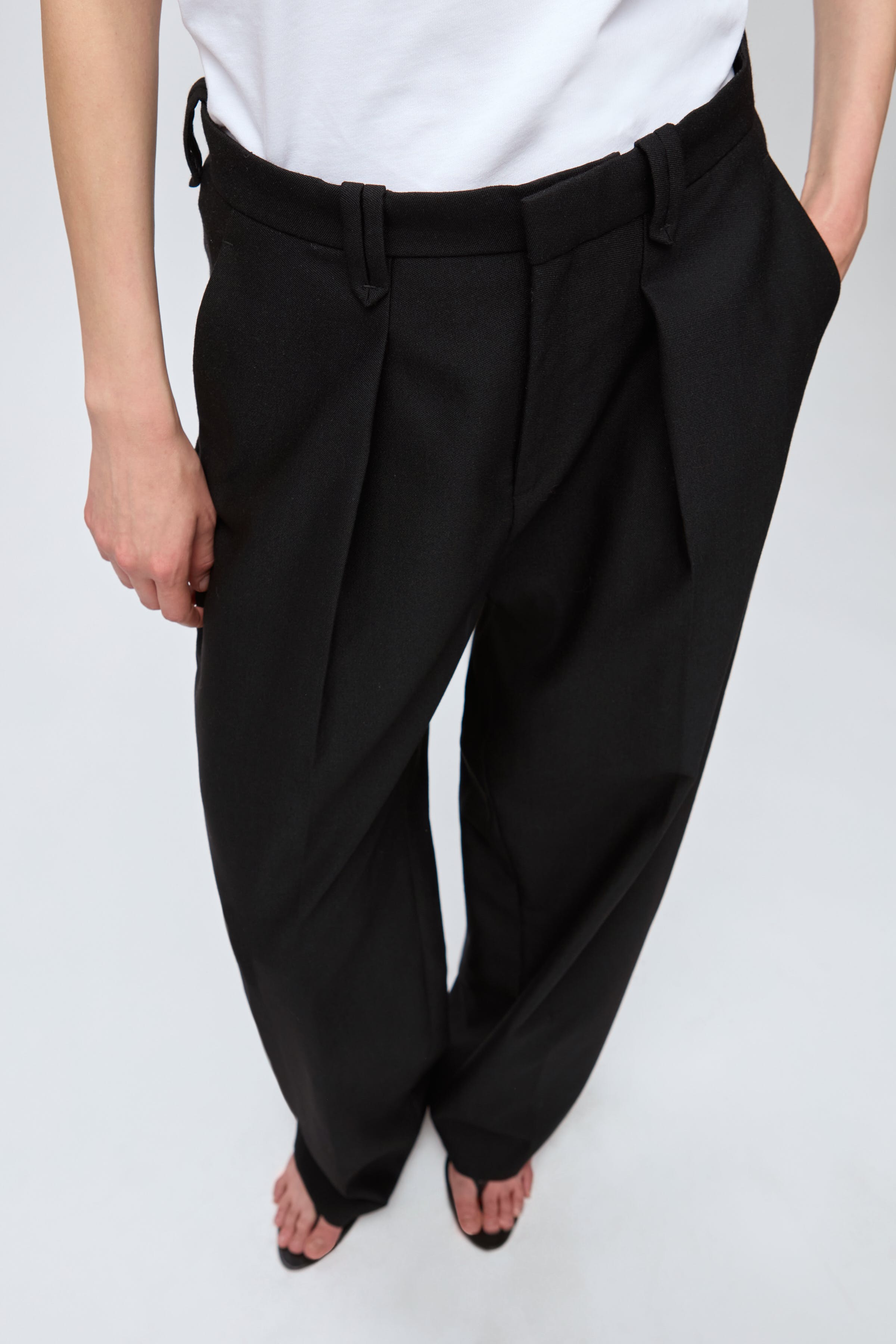 IOPinta Trousers LOOKBOOK FRONT 30600133-BK999