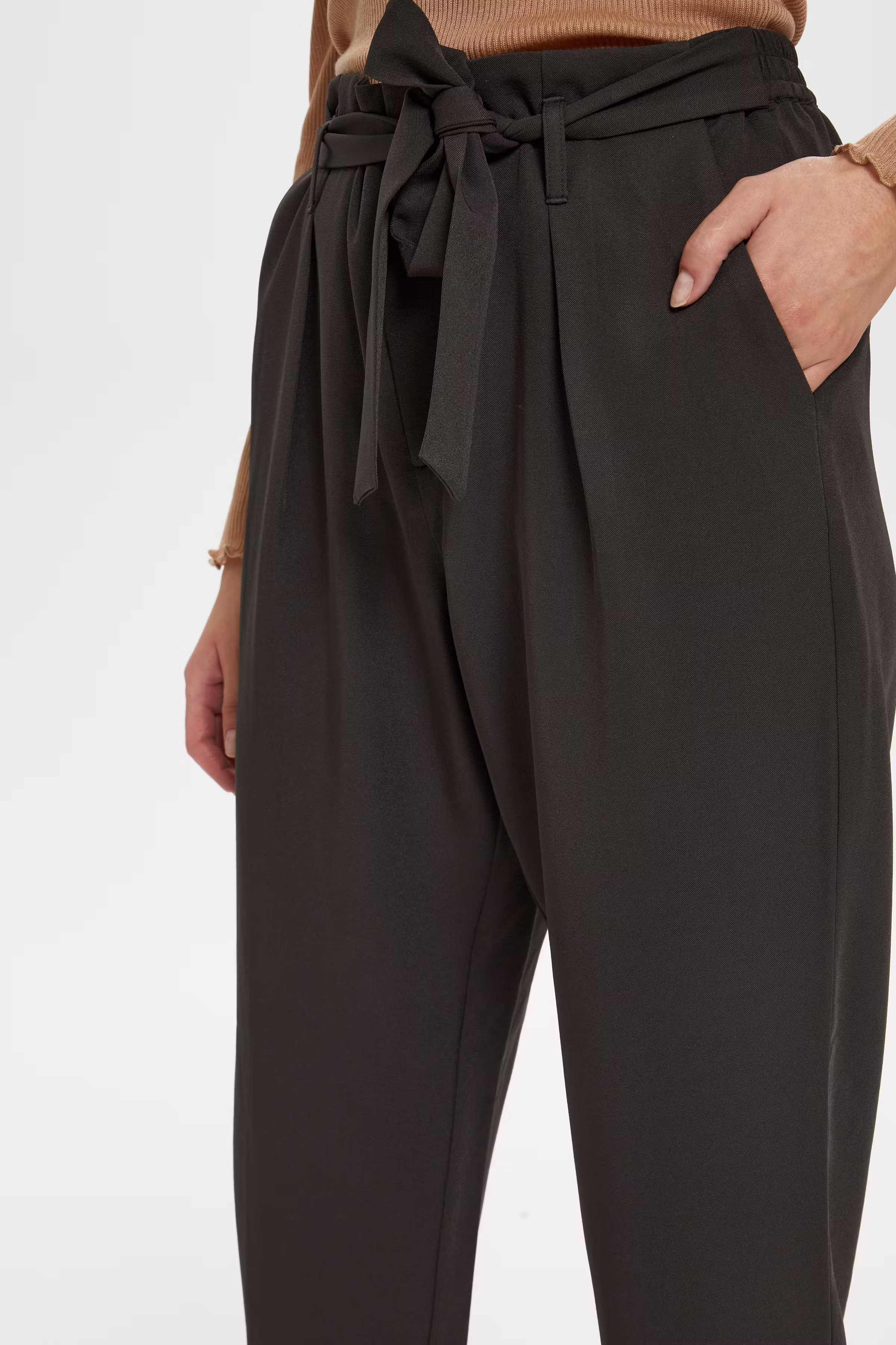 IzraSZ Hose LOOKBOOK DETAIL 30511424-190000