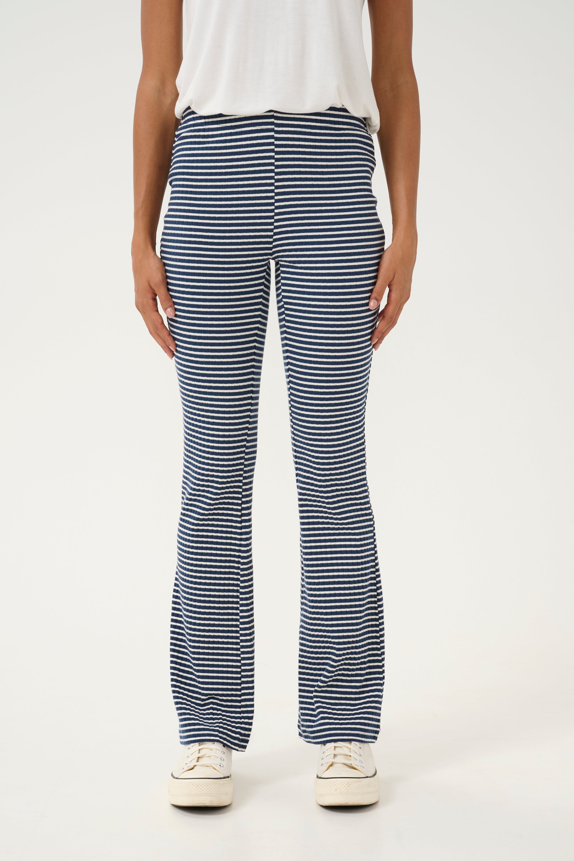 CUtea Byxor LOOKBOOK FRONT 50111483-107087