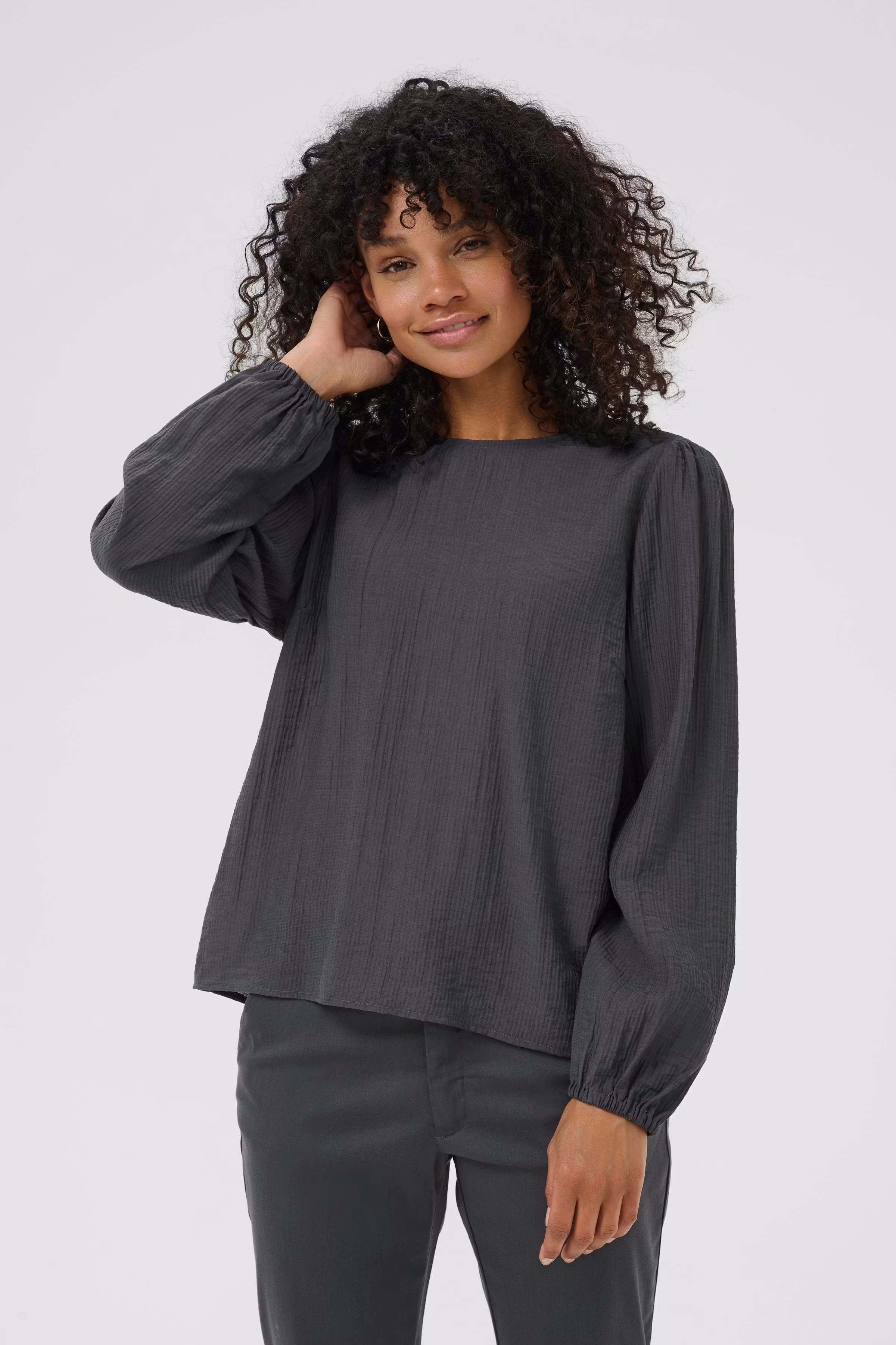 KAvivy Blouse LOOKBOOK FRONT 10510698-190205